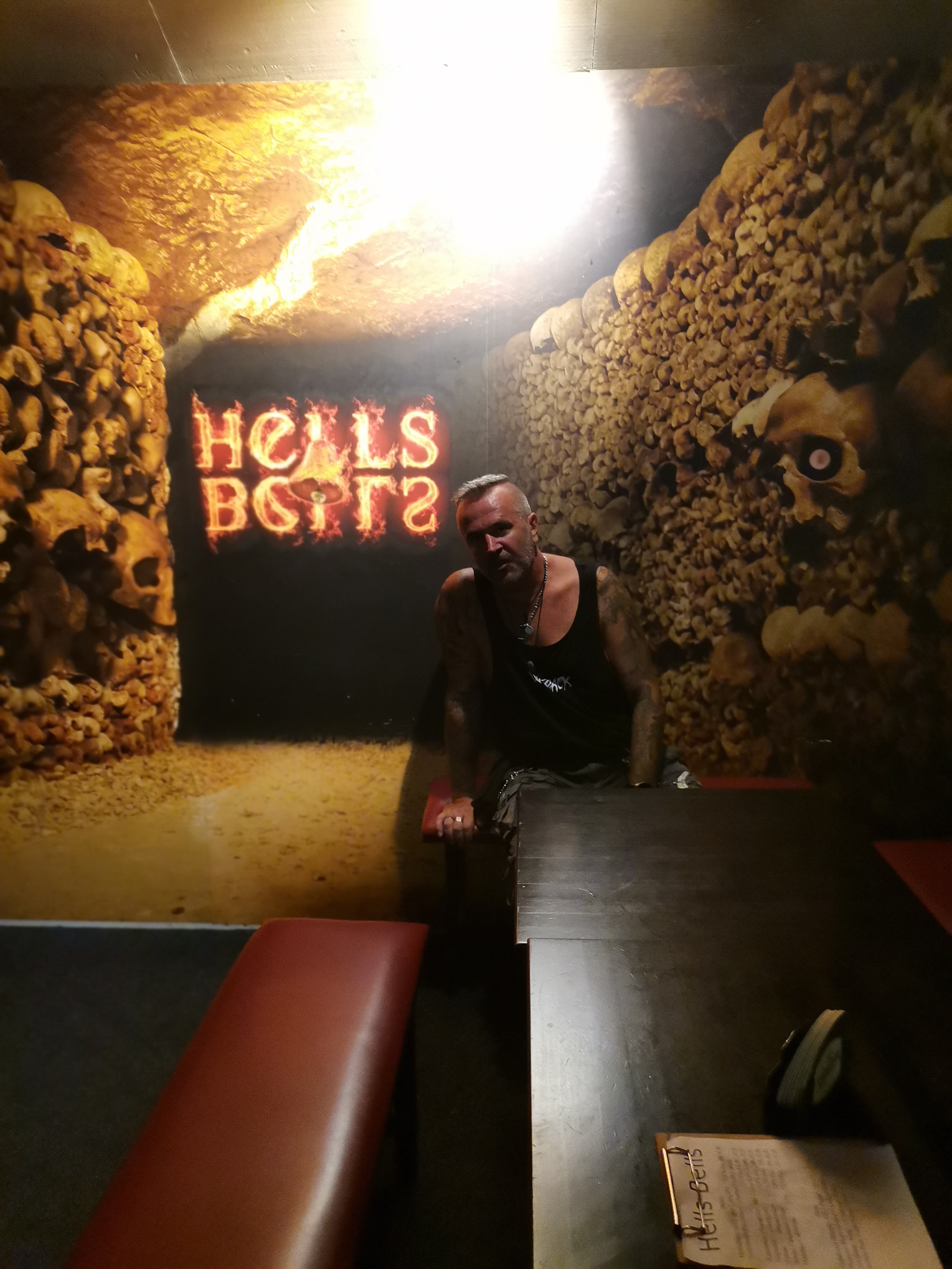 Hells Bells foto 3