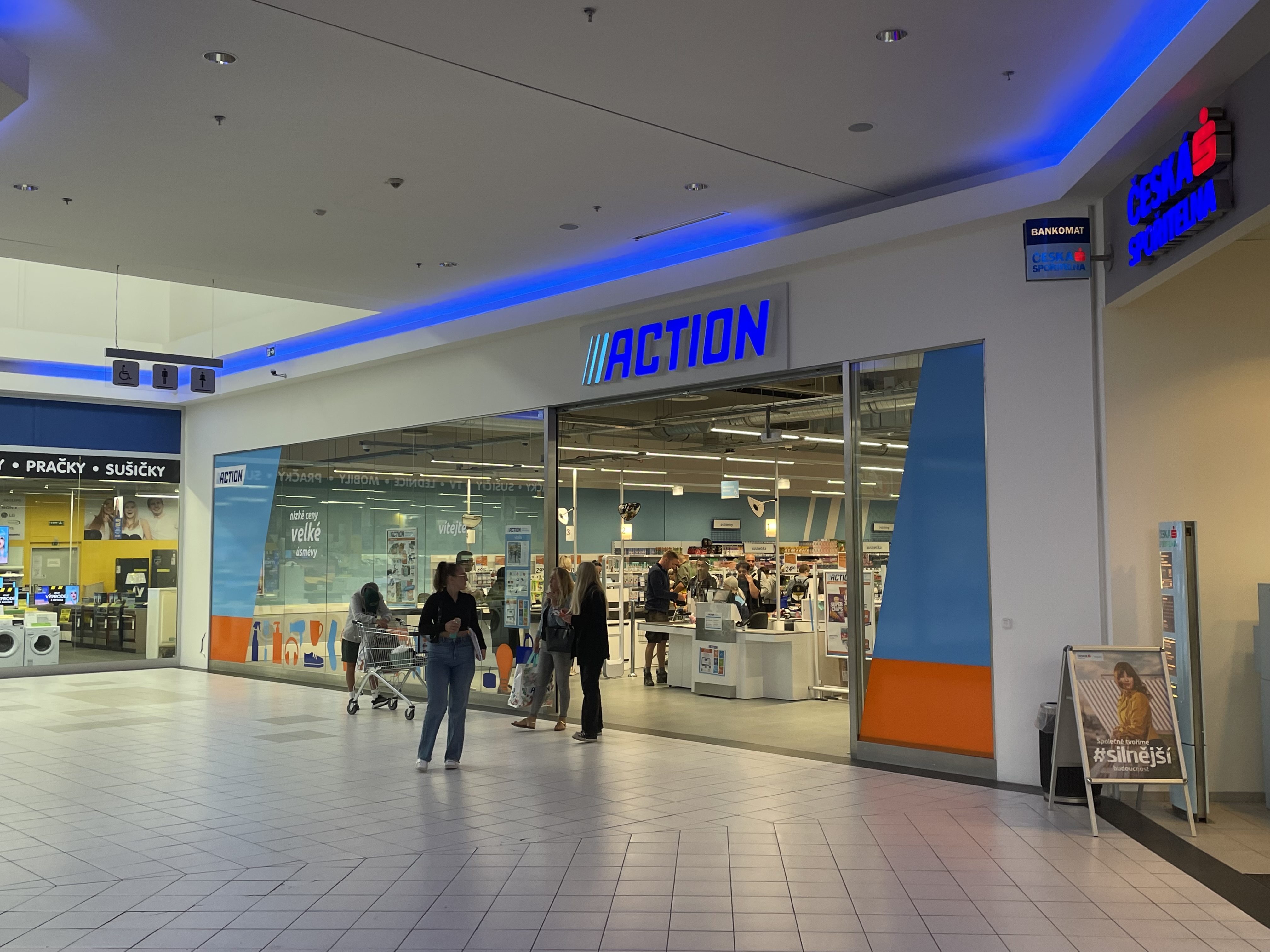 Obchodní centrum Rýnovka foto 2