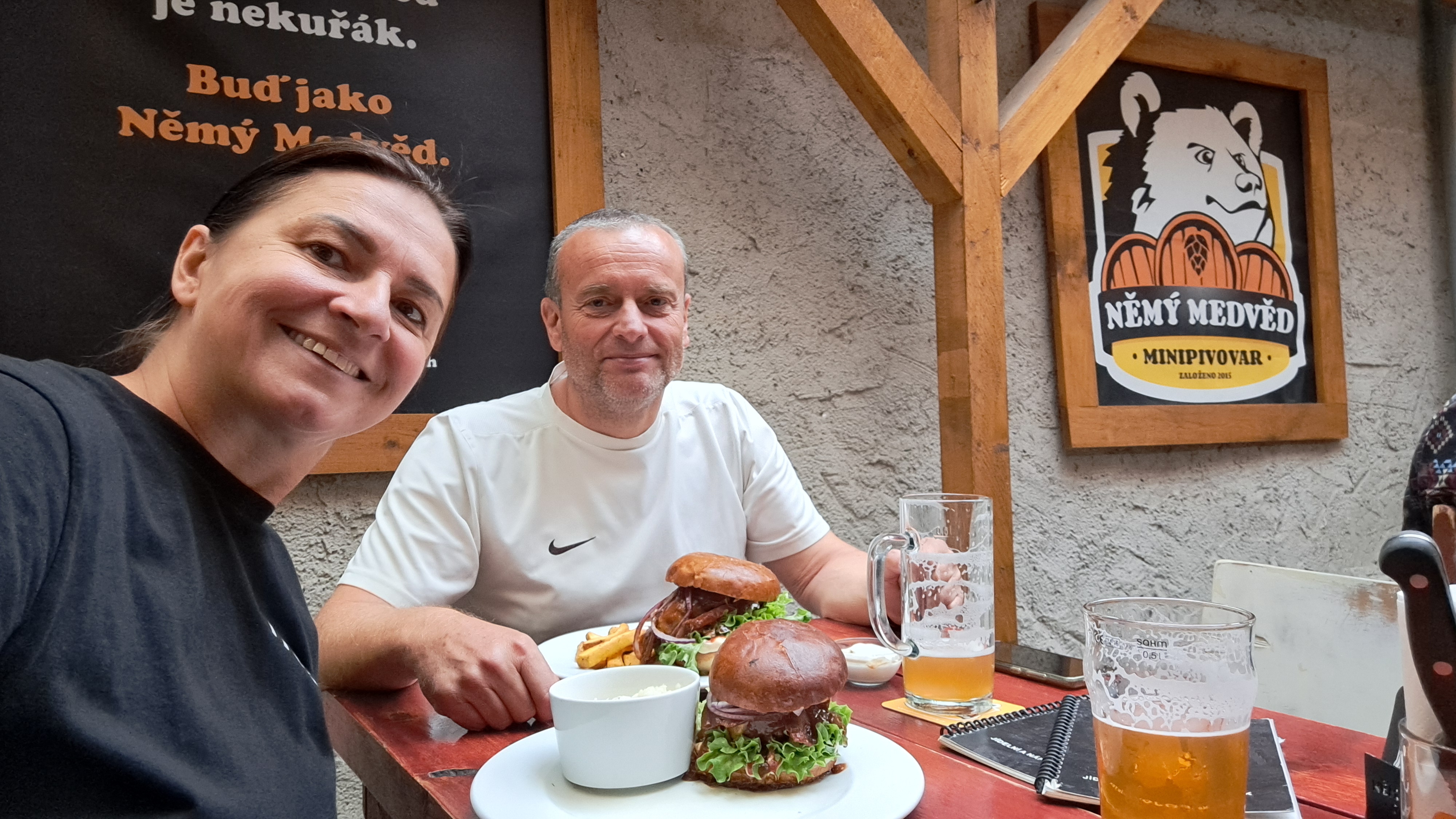 Němý Medvěd Burger & Beer Bar foto 3