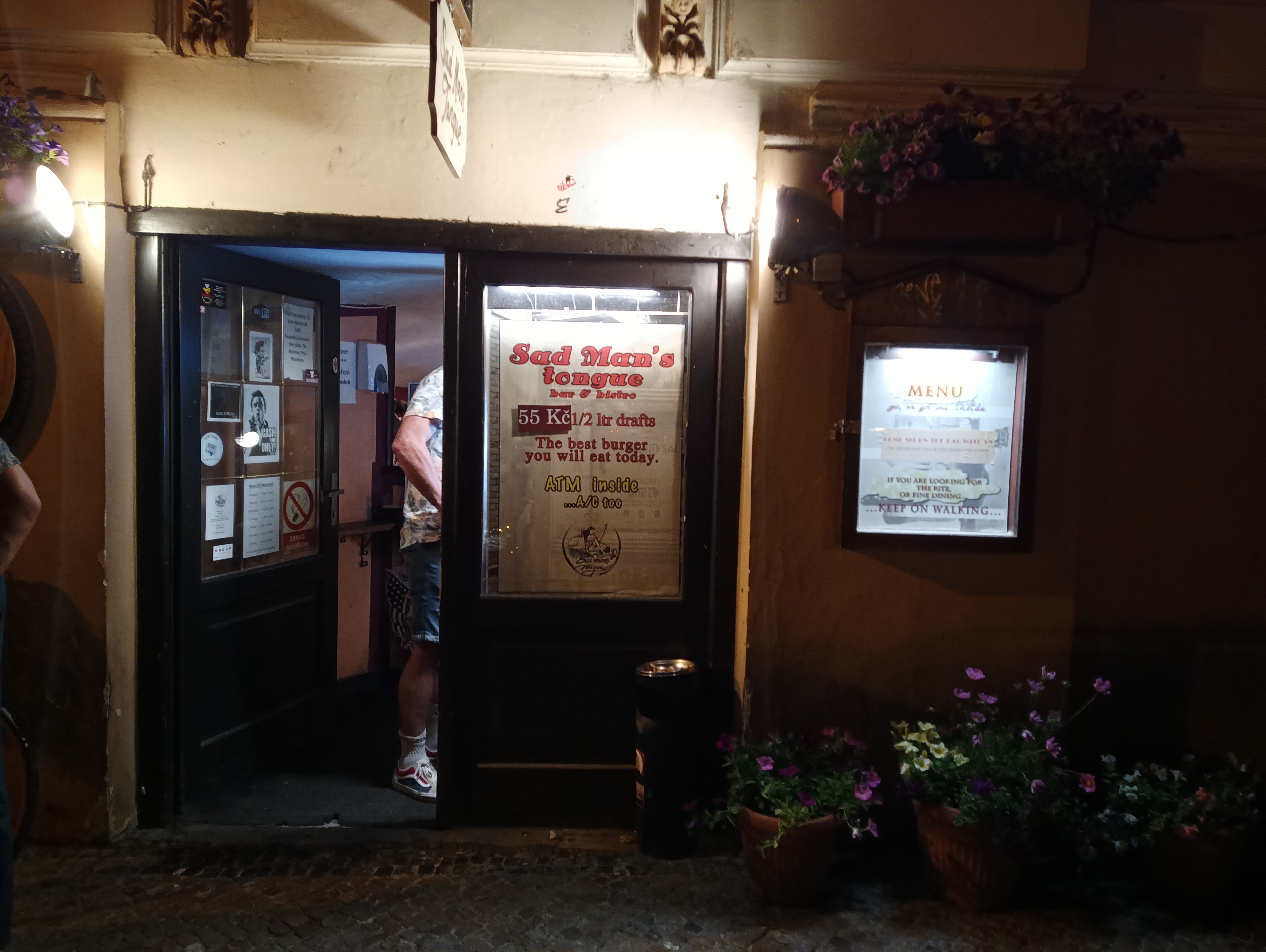 Sad Man's Tongue Bar & Bistro foto 5