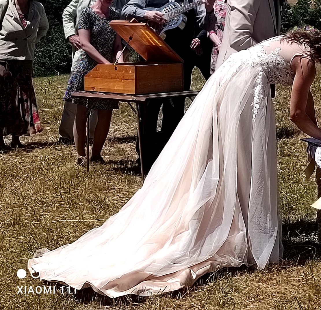 LA SPONSA - svatební a plesový salon, půjčovna foto 6