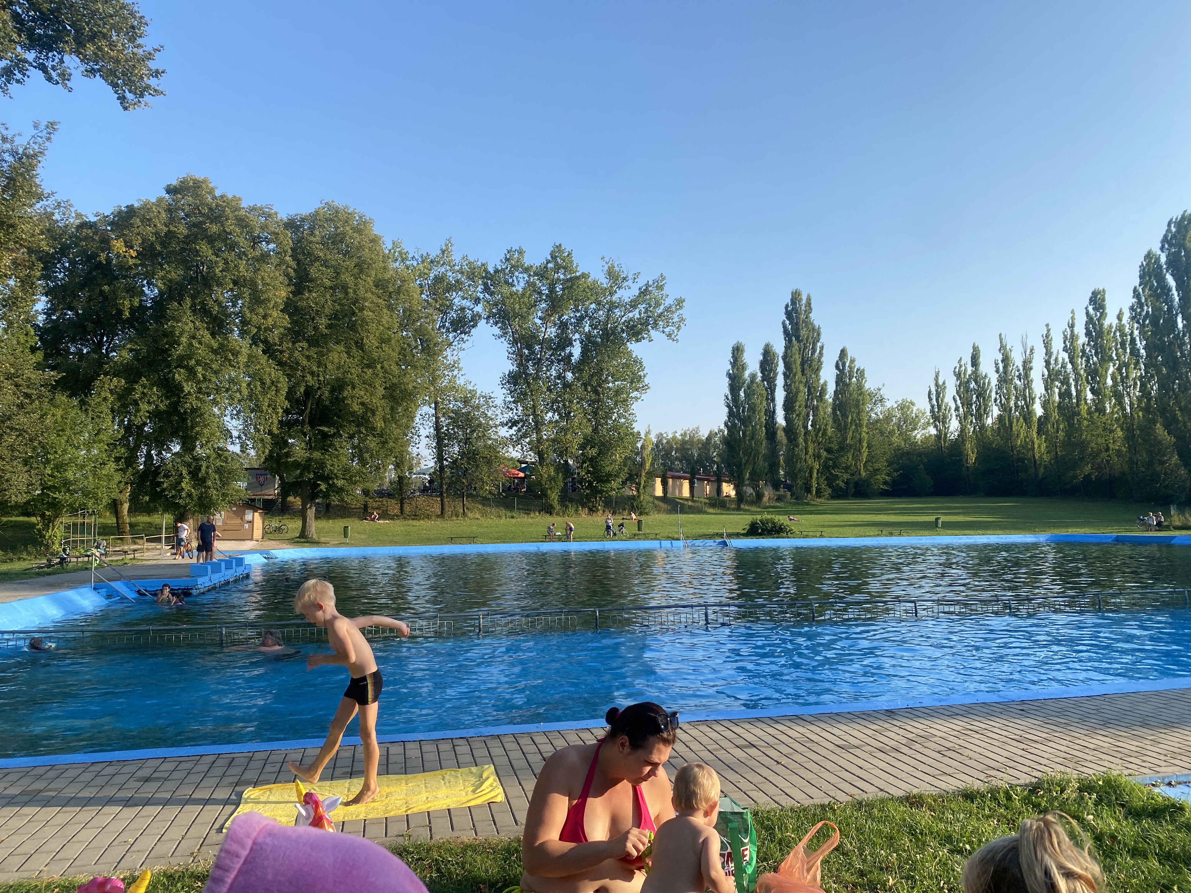 Koupaliště Městec Králové foto 2