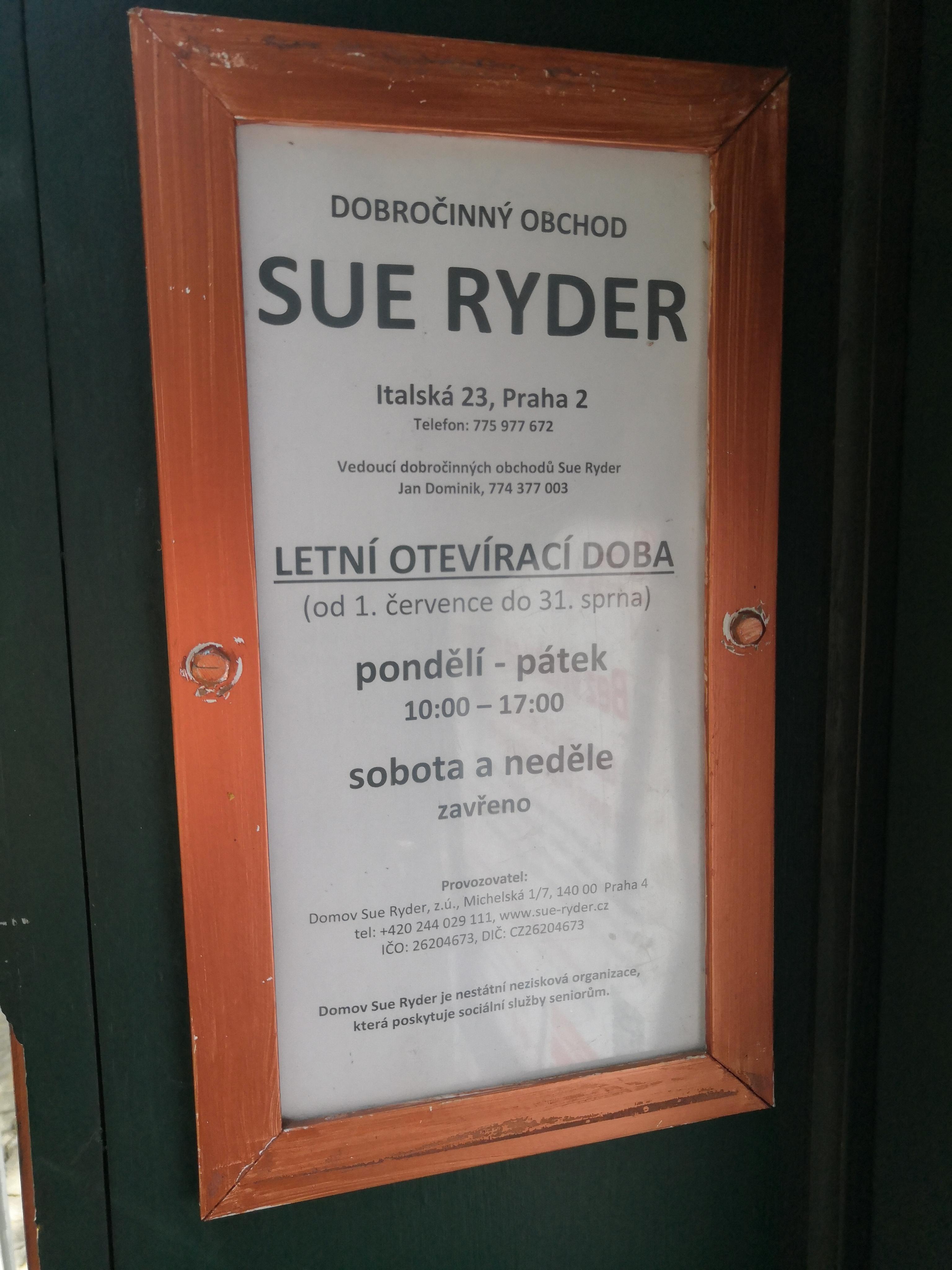 Dobročinný obchod Sue Ryder foto 6