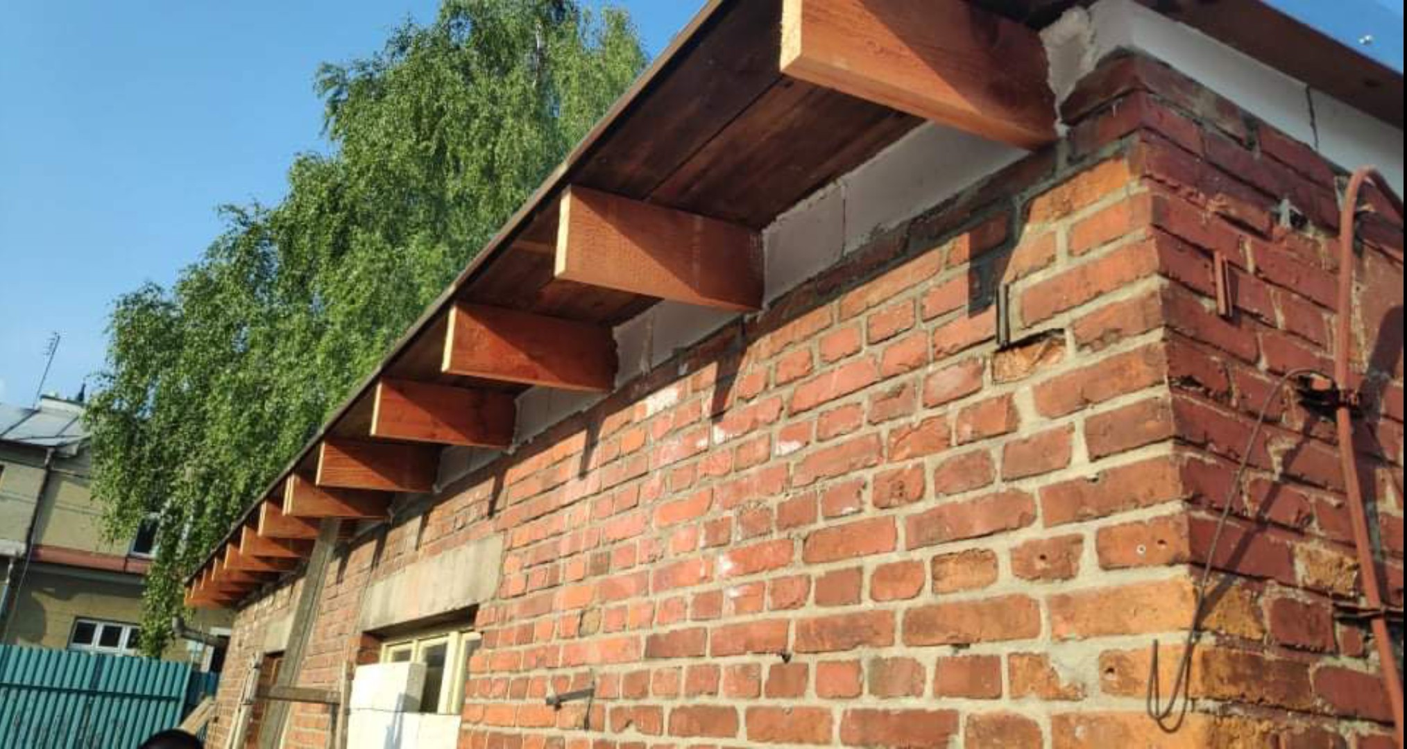 Stavební práce u kostela foto 5