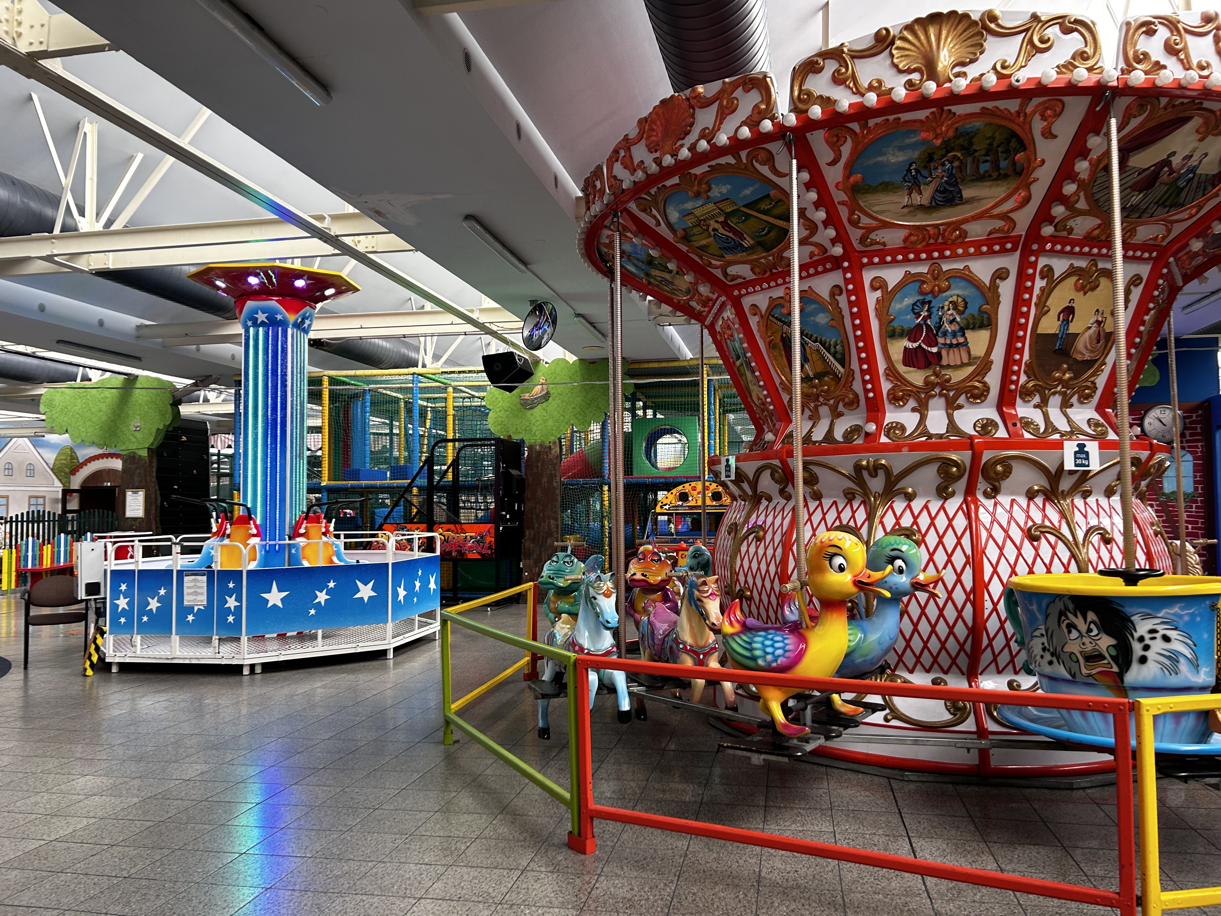 CENTRUM BABYLON LIBEREC - Lunapark foto 4