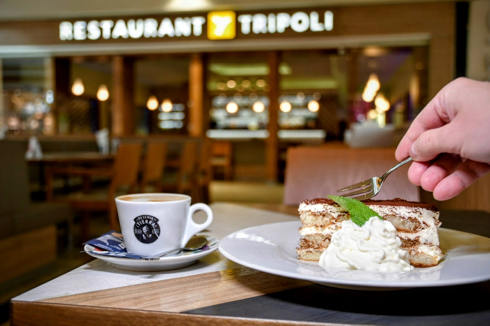Tripoli restaurant foto 3