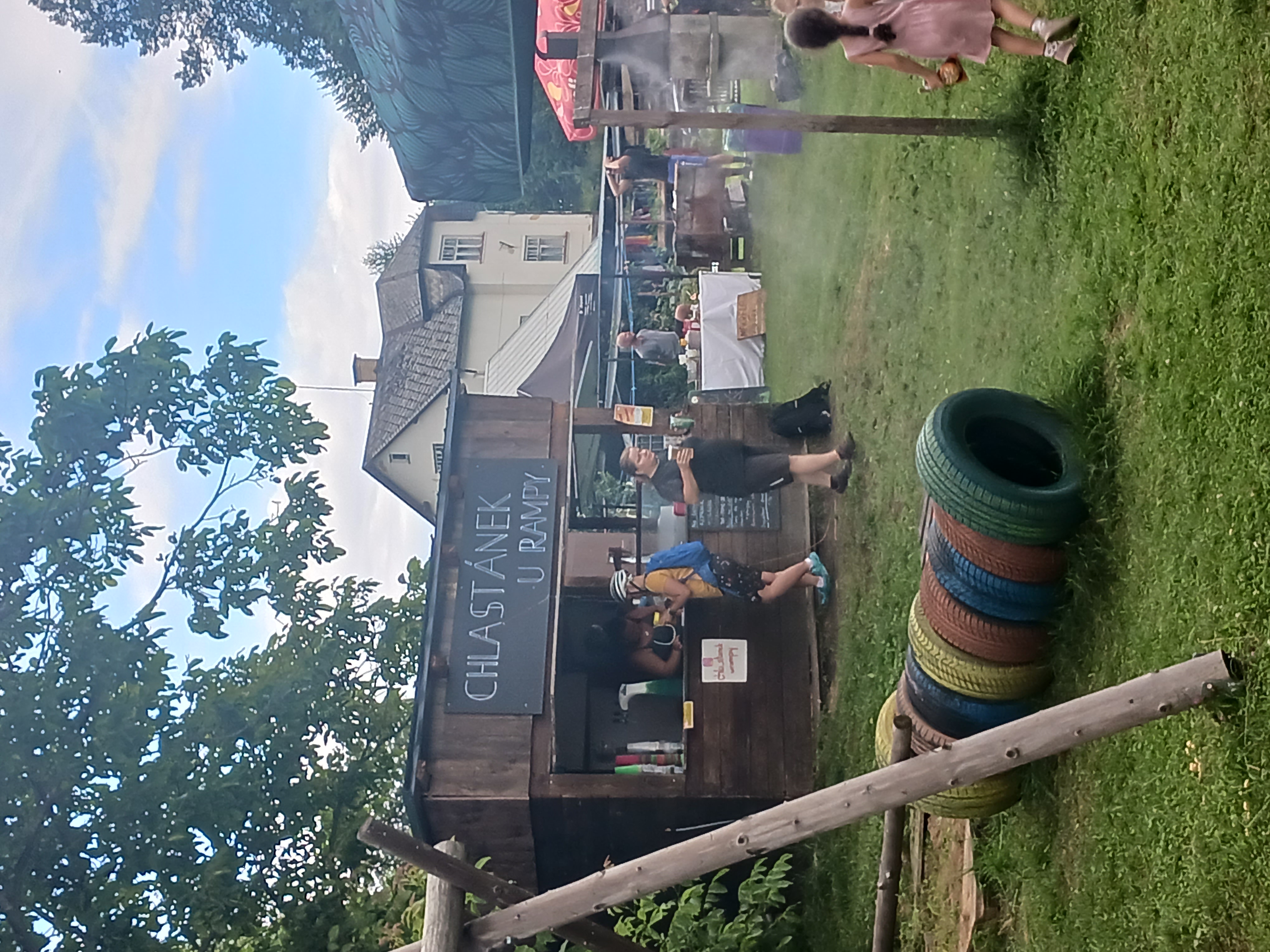 CHLASTÁNEK U RAMPY foto 6