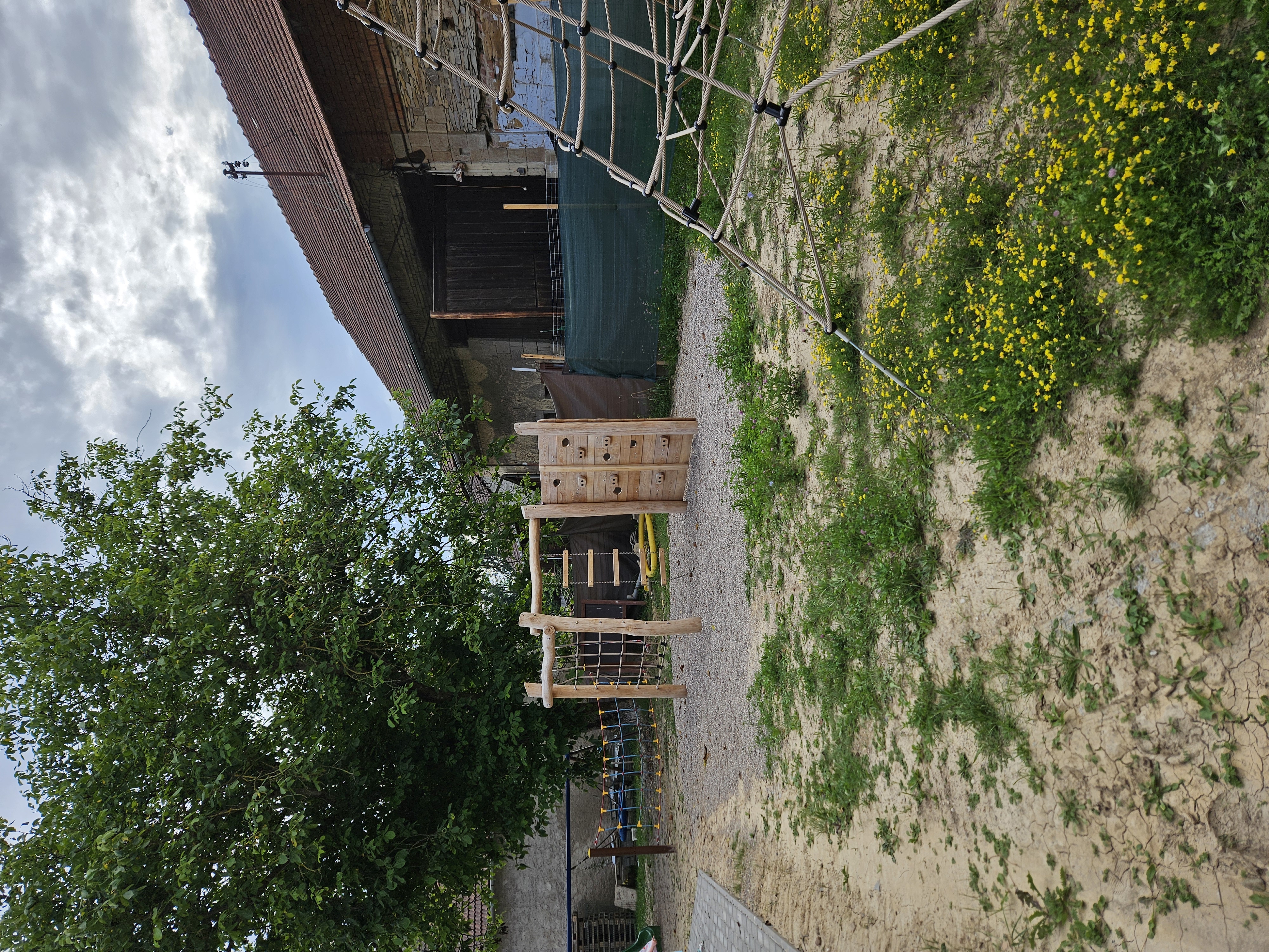 Lužany - obecní úřad foto 2