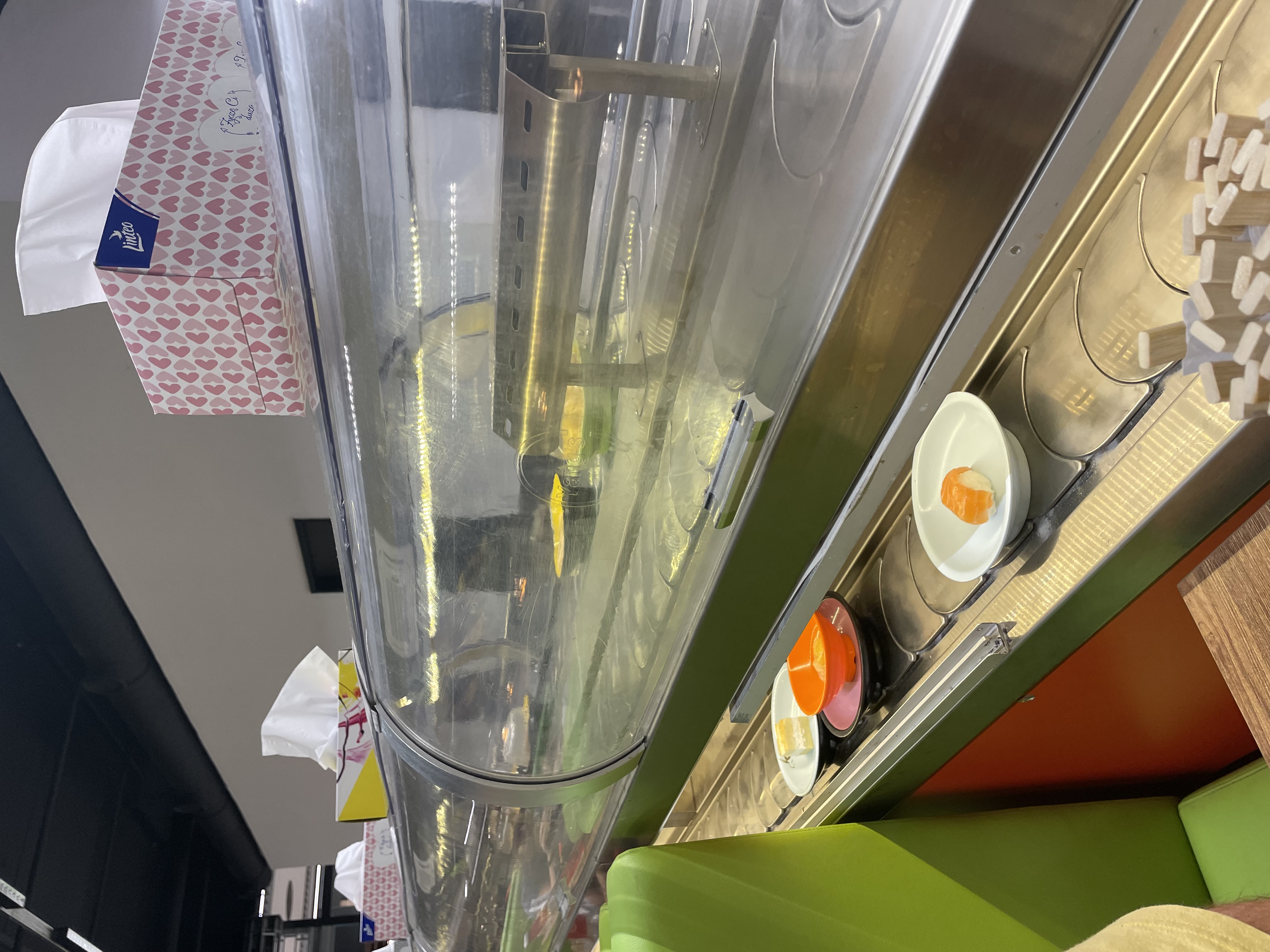 Guo running sushi wok foto 4