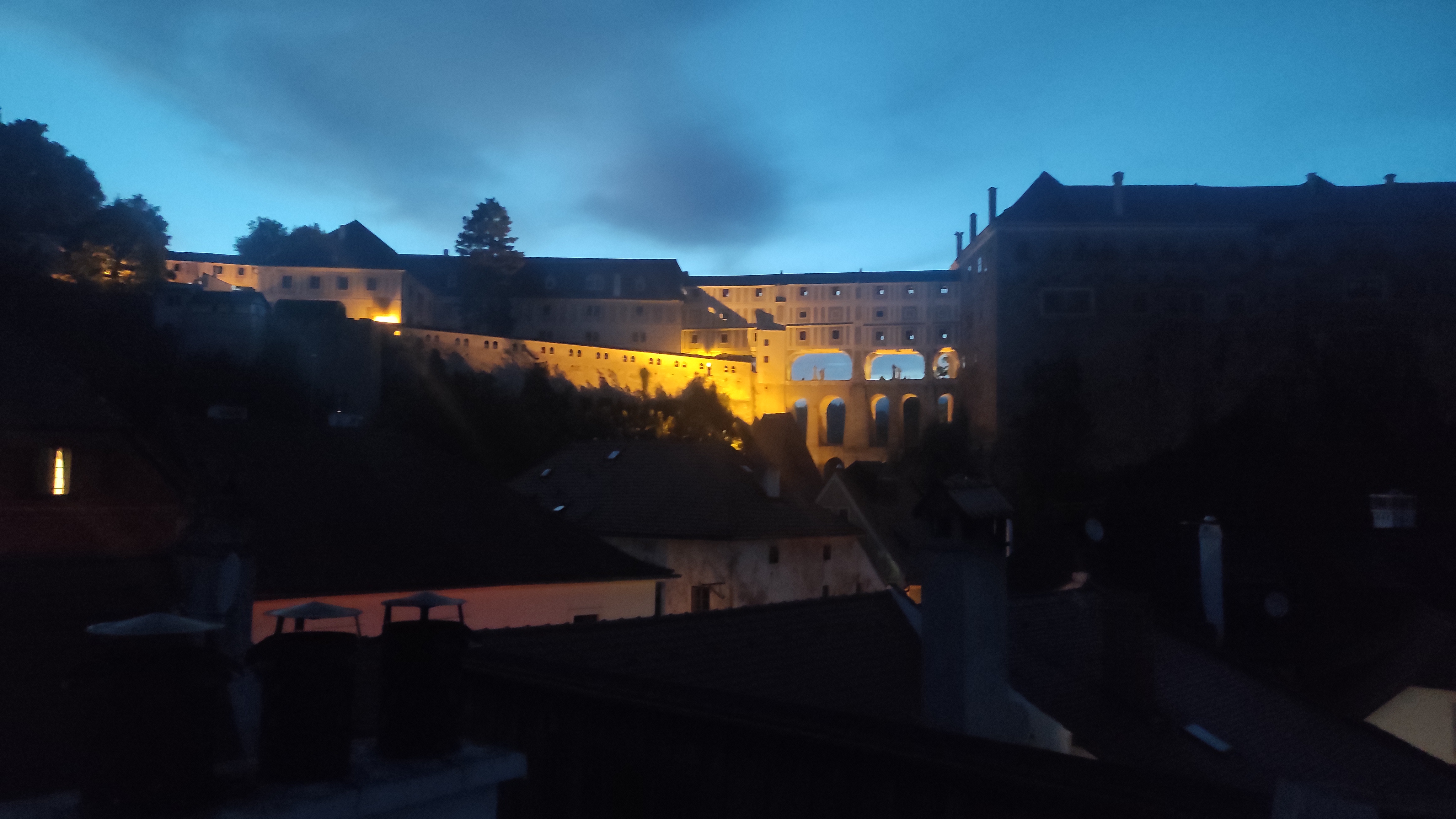 BÍLÁ PANÍ foto 5