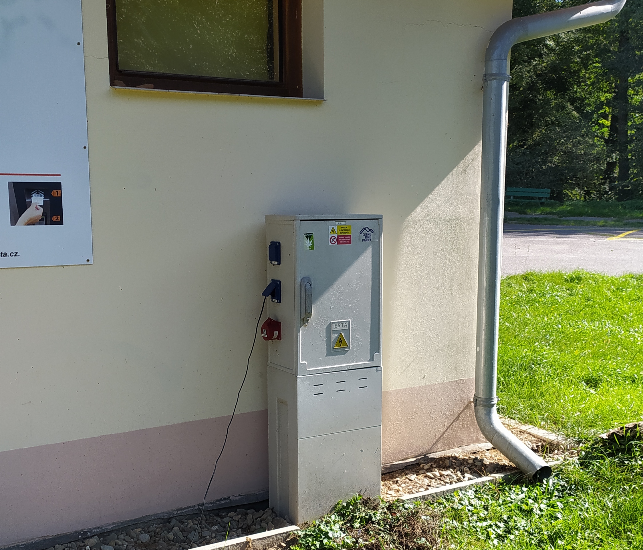 Nabíjecí stanice Trail Bistro TOFL foto 2