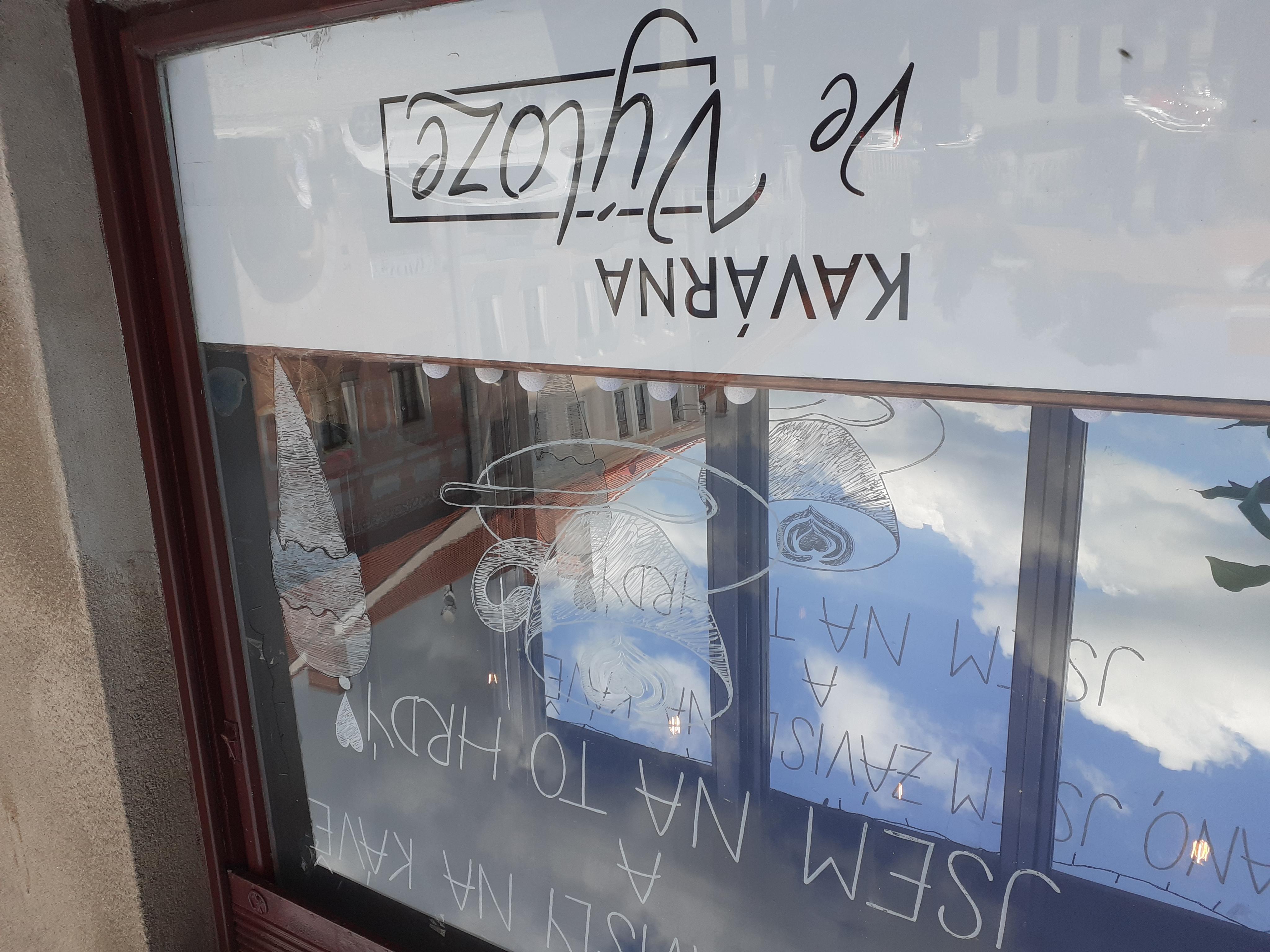 Kavárna ve Výloze foto 2