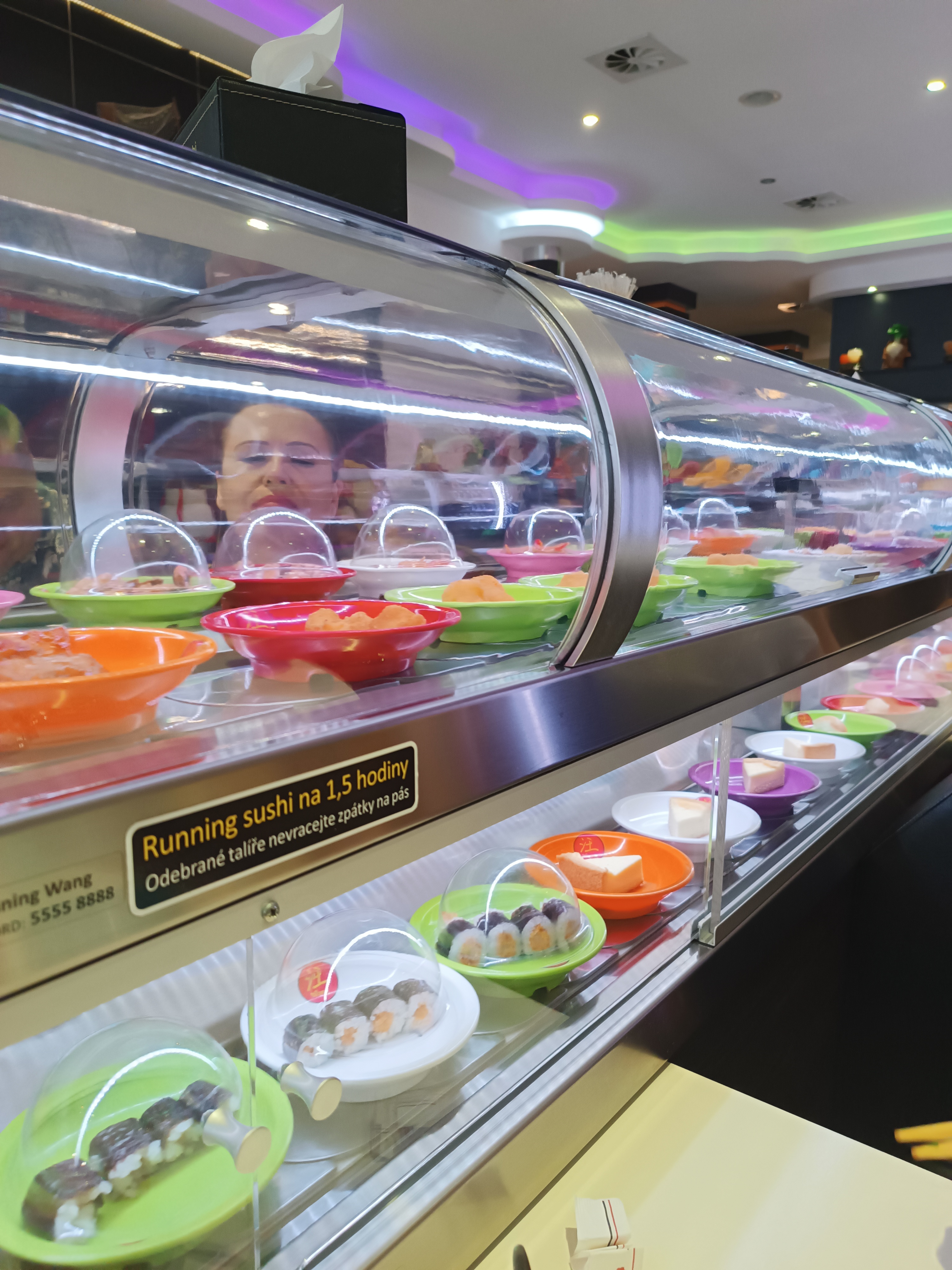 Running Sushi Wang foto 3