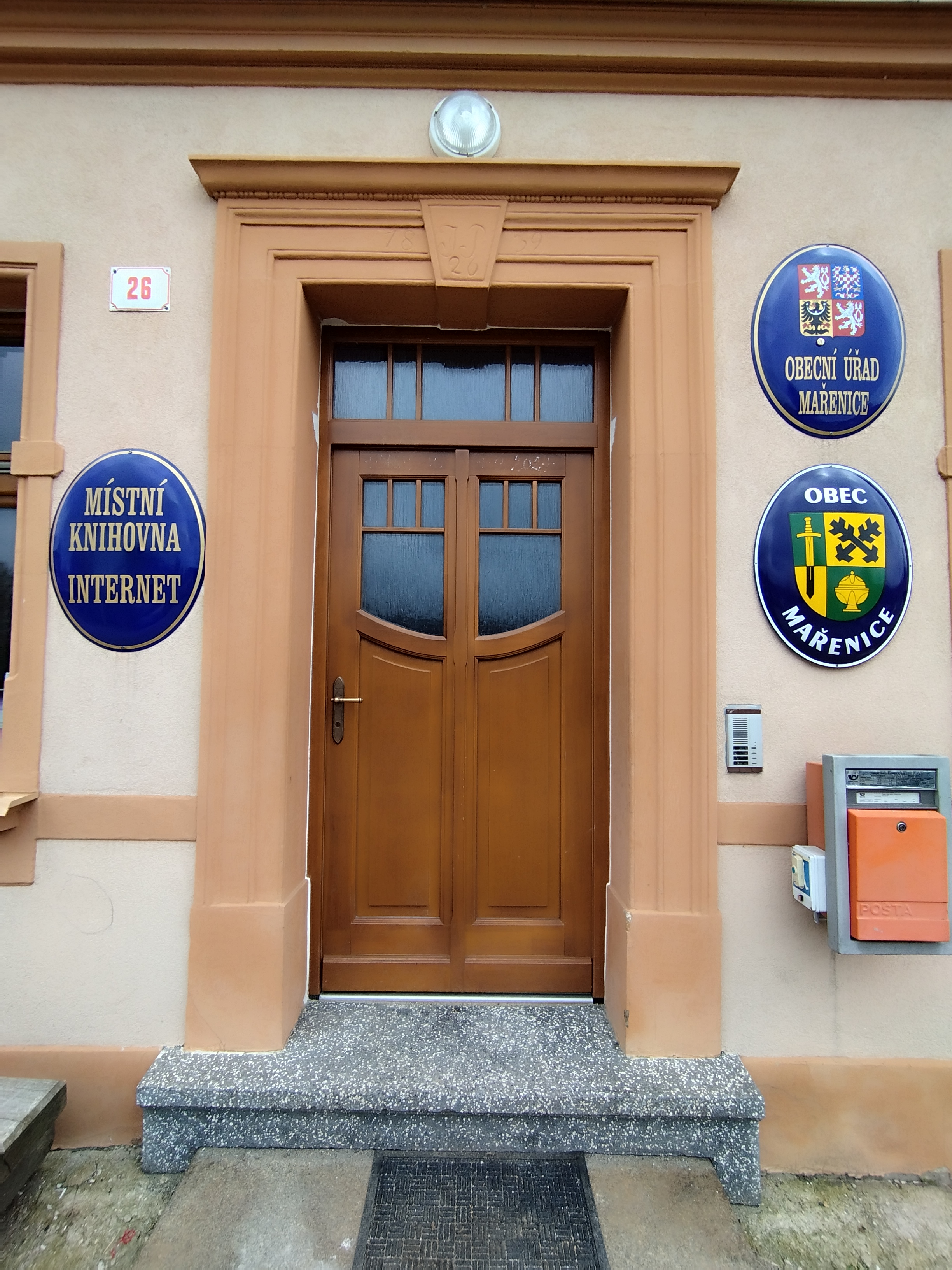 Mařenice - obecní úřad foto 1
