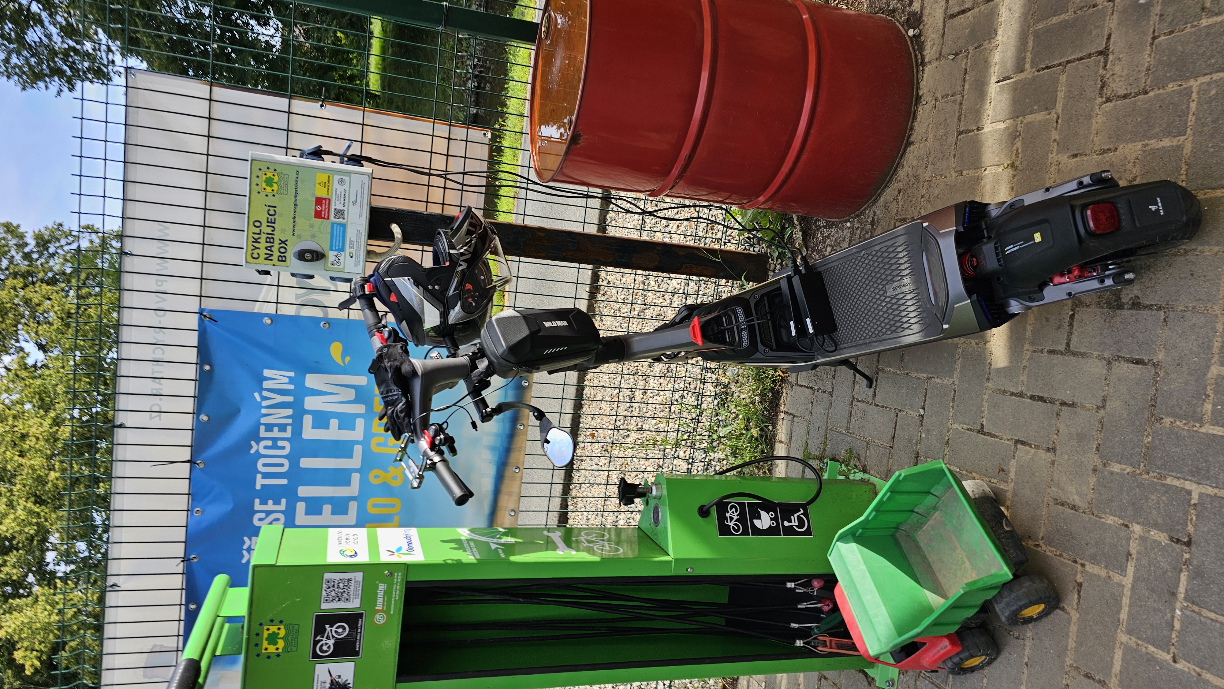 Nabíjecí stanice Na Hřišti foto 2