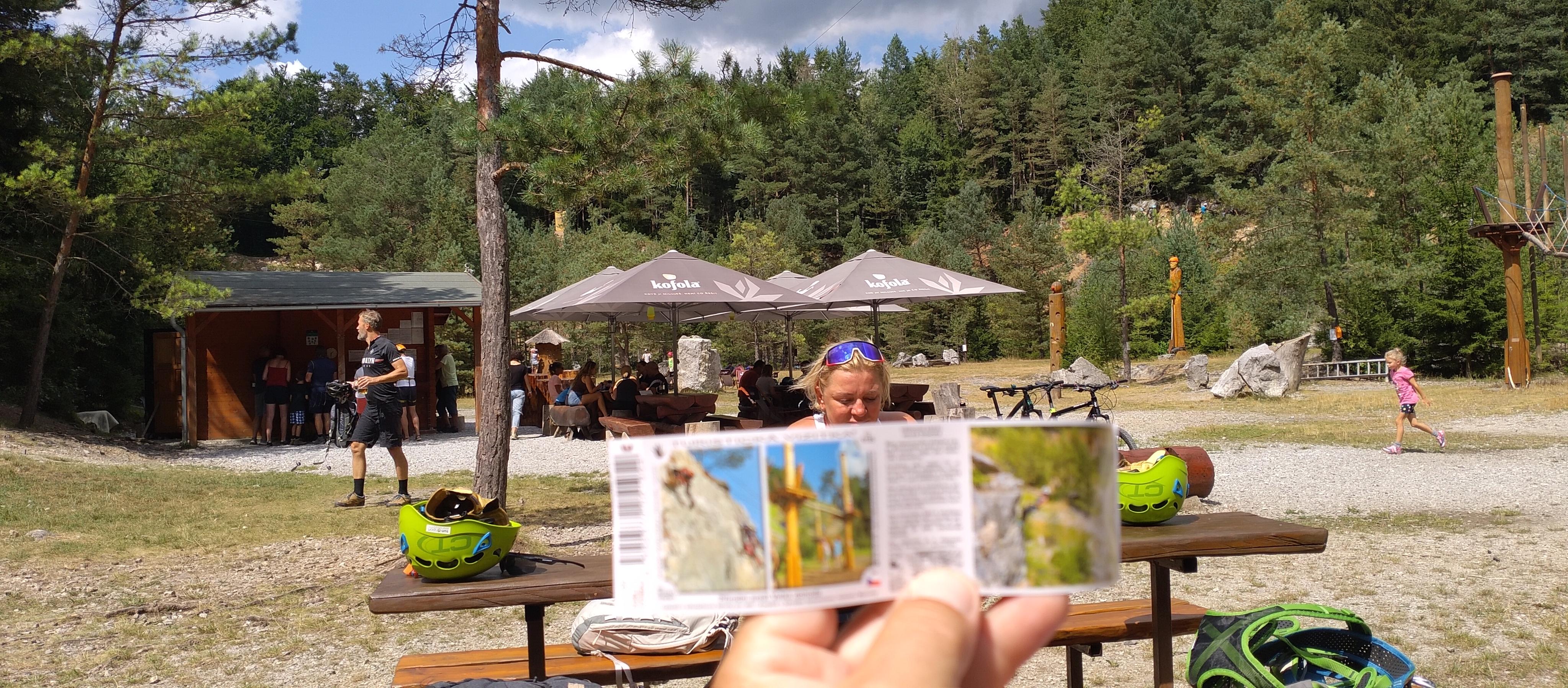 Občerstvení v Lanovém parku foto 2