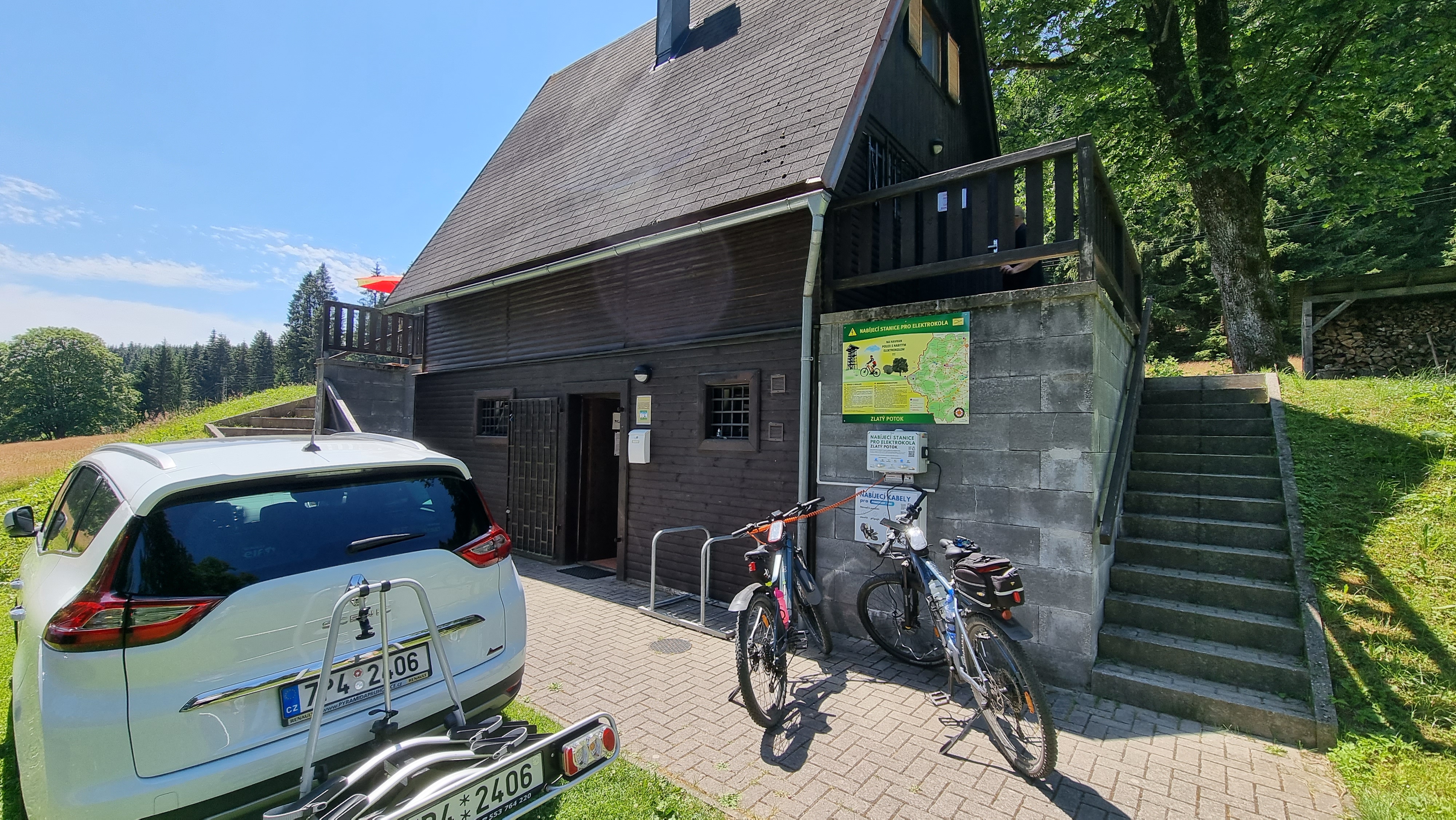 Nabíjecí stanice Chata Ski klub Zlatý Potok foto 6