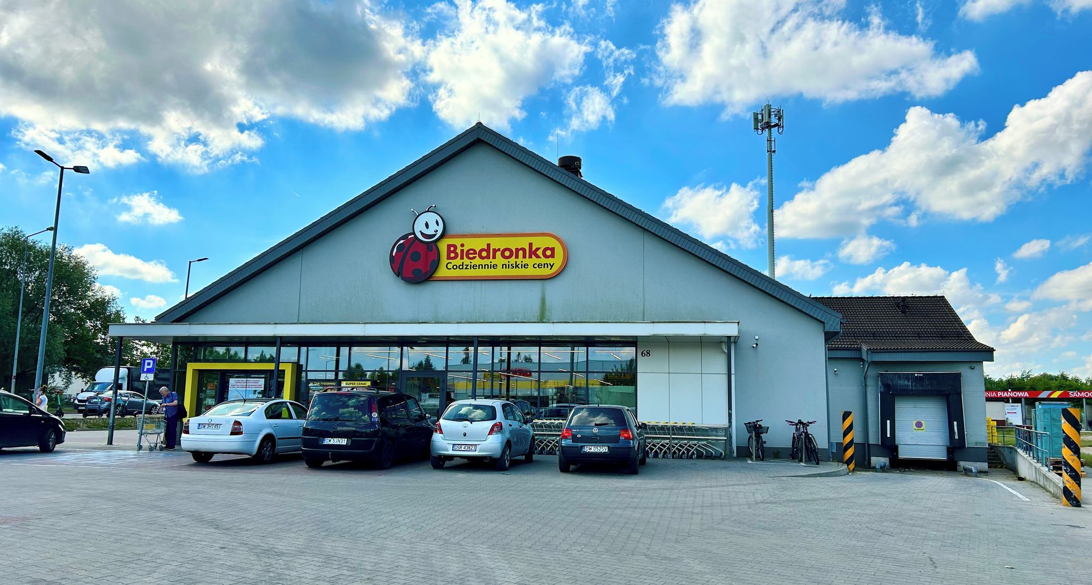 zakaz podbierania sobie pracowników