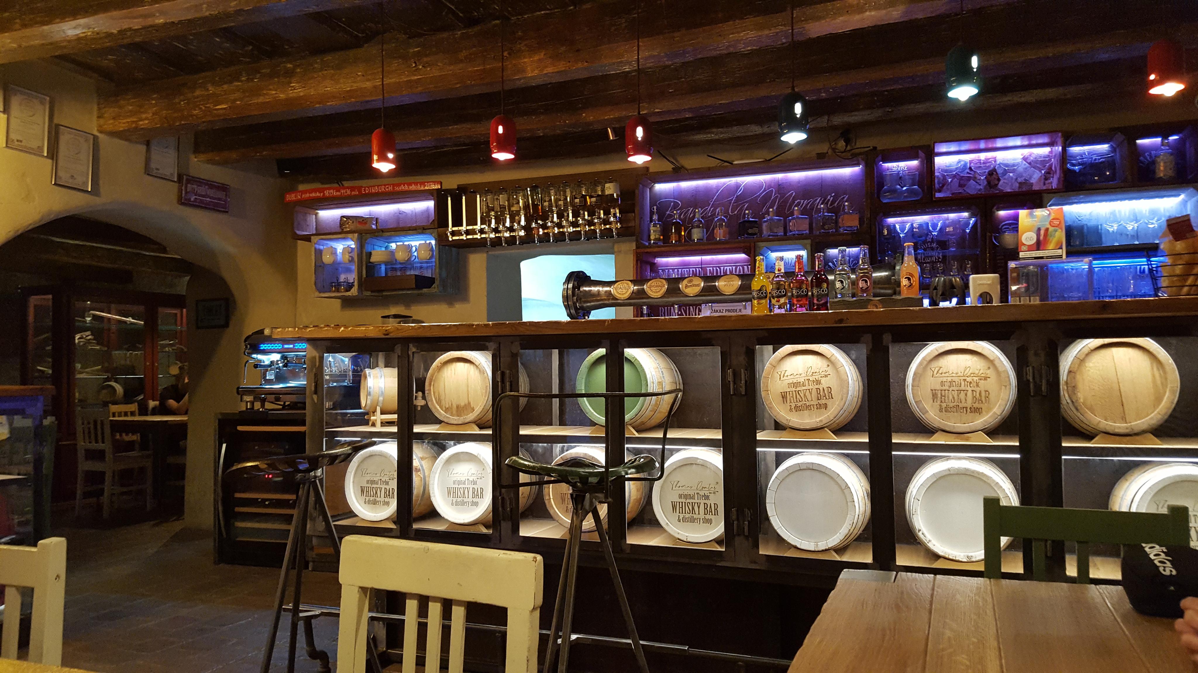 Thomas•Dyntar original Trebic whisky bar foto 6
