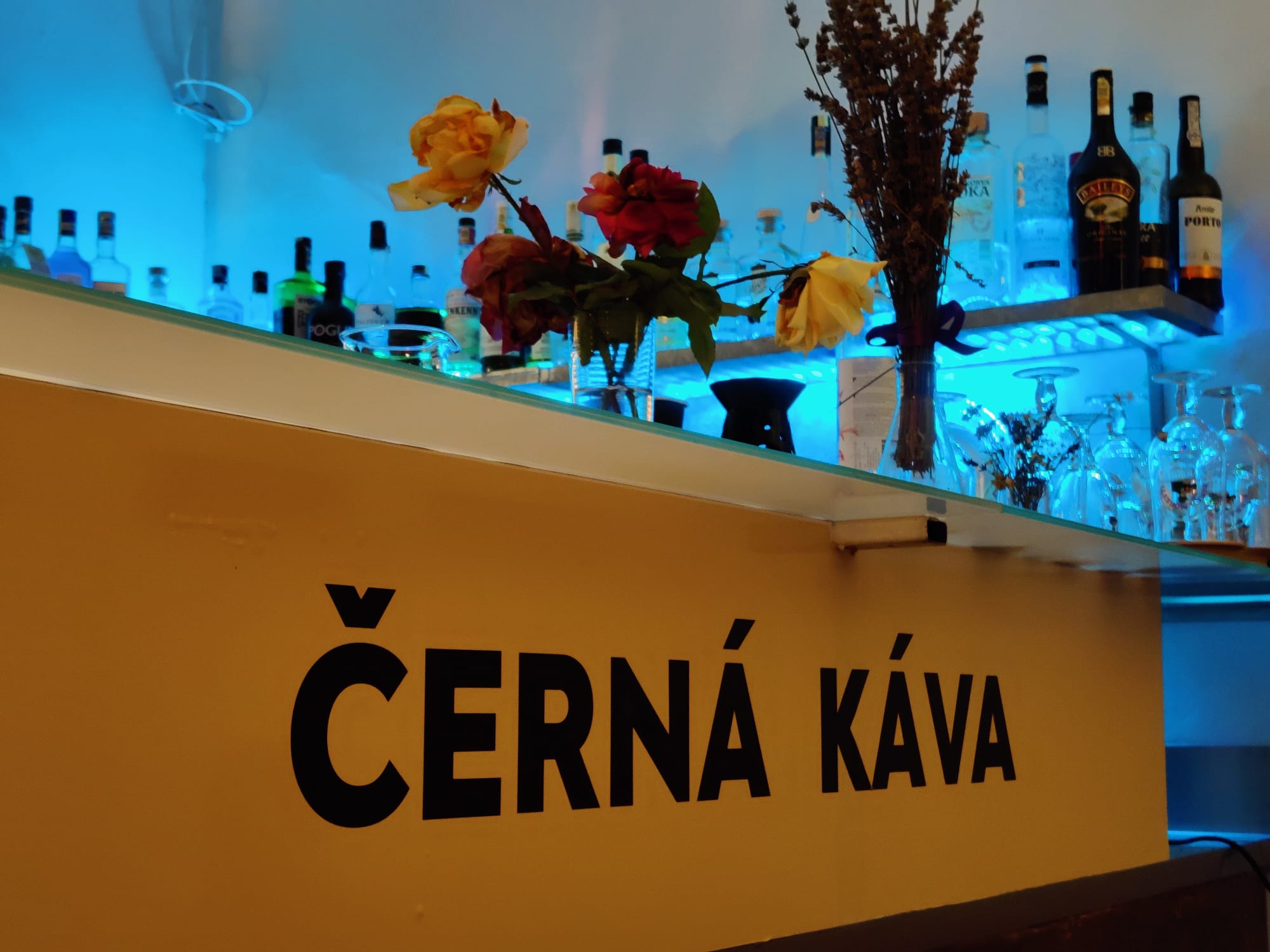 Kavárna Černá káva foto 6