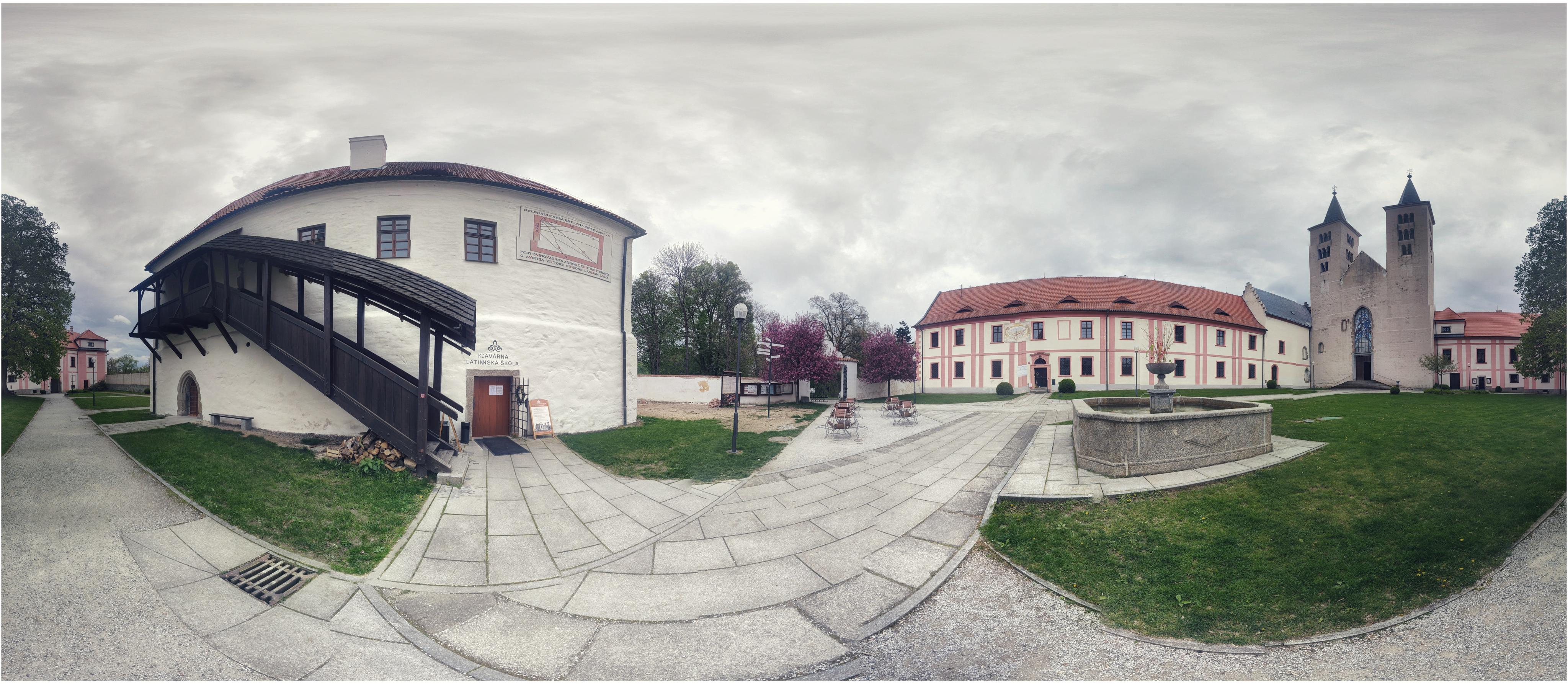 Kavárna Latinská škola foto 4