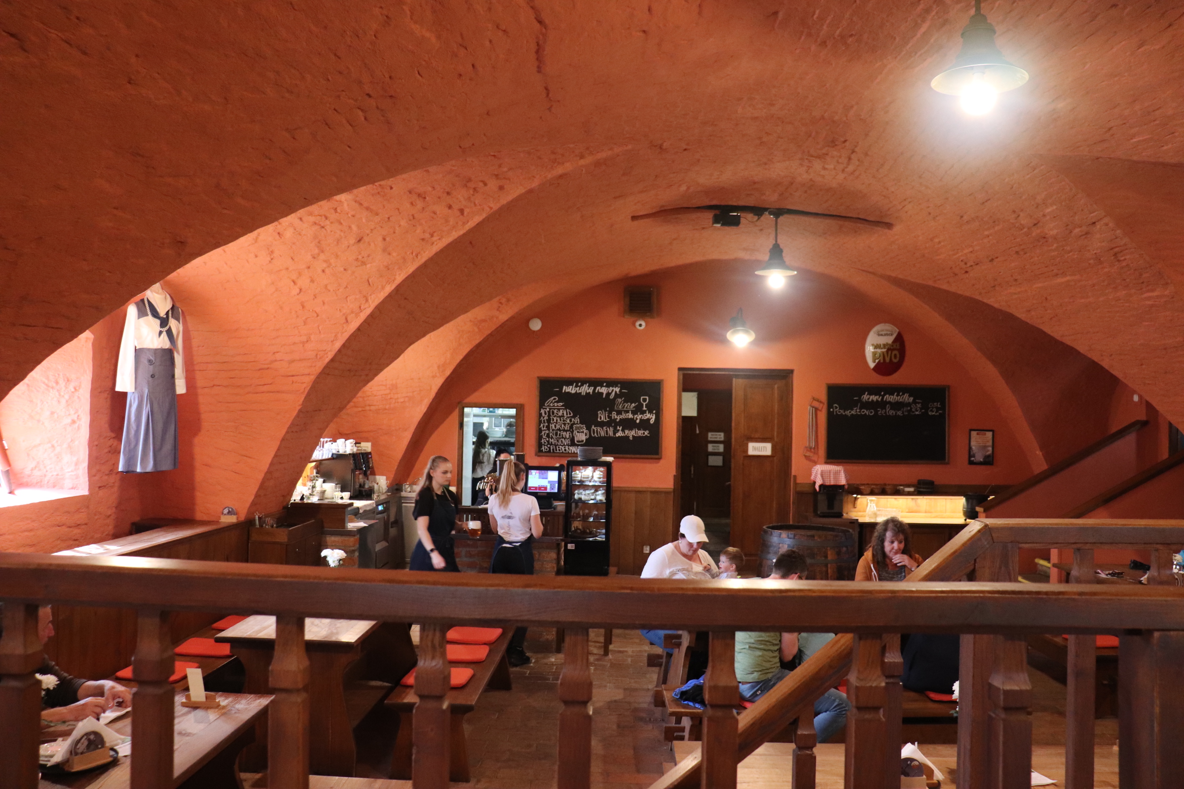 AKCIOVÝ PIVOVAR DALEŠICE - Pivovarská restaurace foto 3