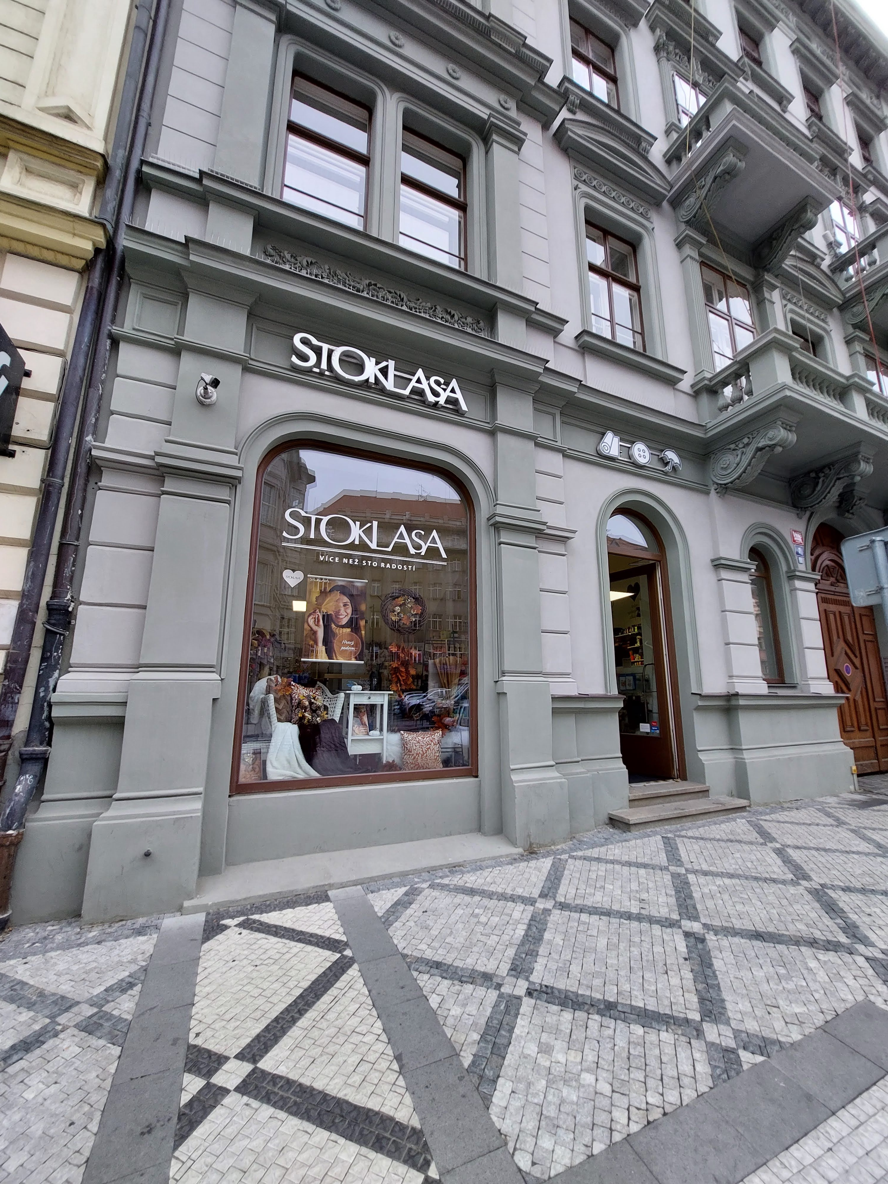 STOKLASA galanterie a látky foto 6