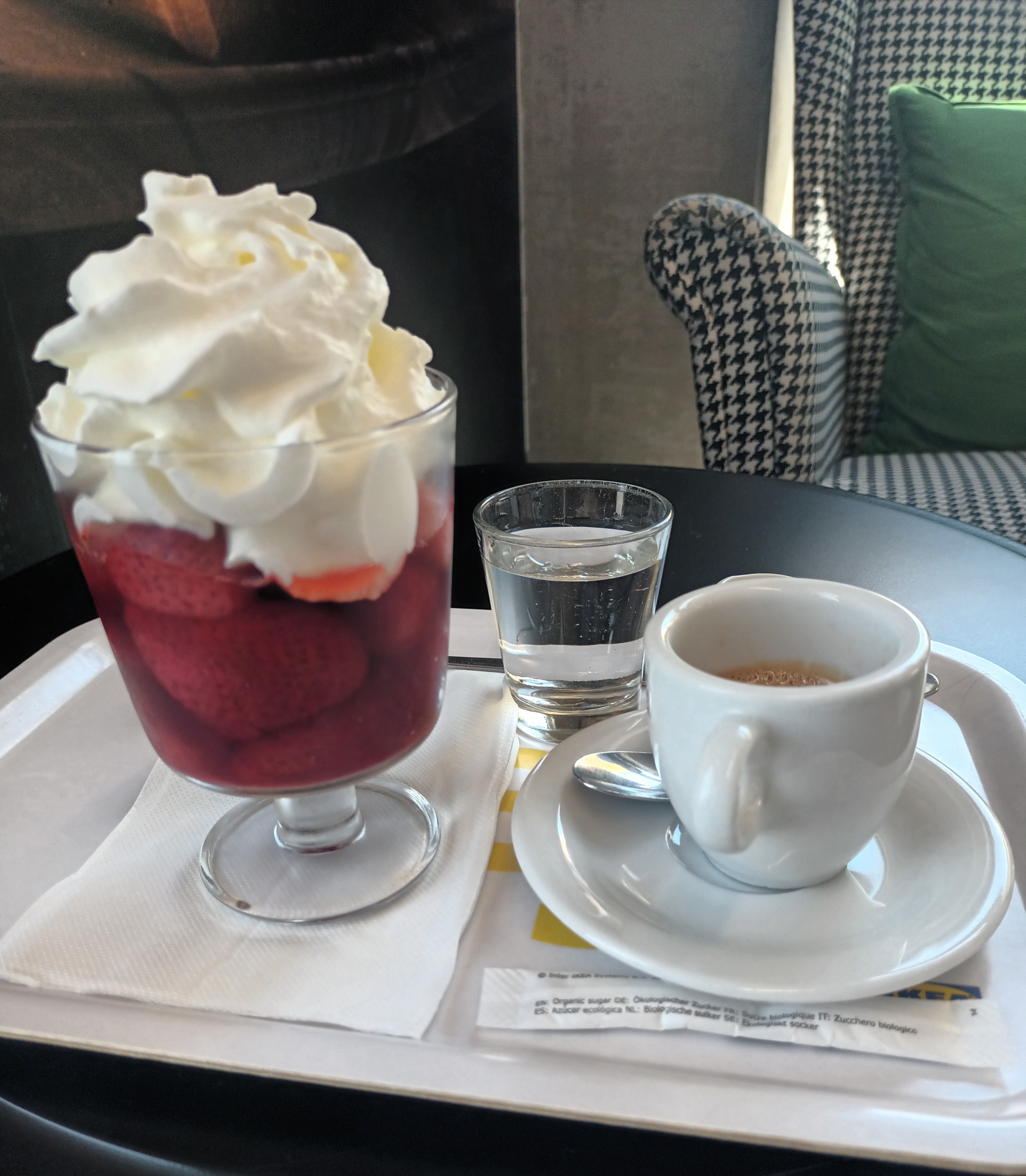 Švédská restaurace a kavárna IKEA Brno foto 4