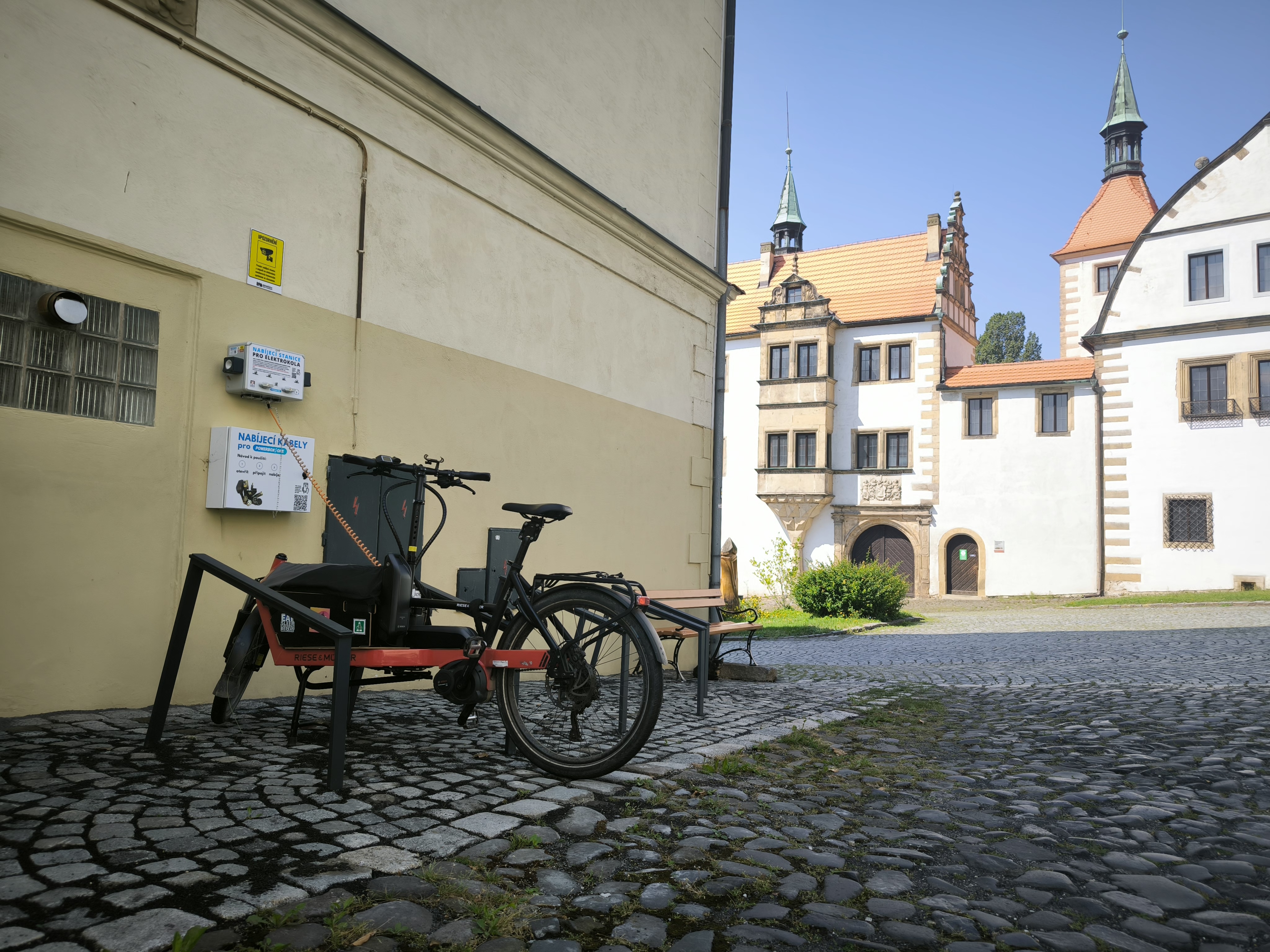 Nabíjecí stanice Město Benešov na Ploučnicí foto 2