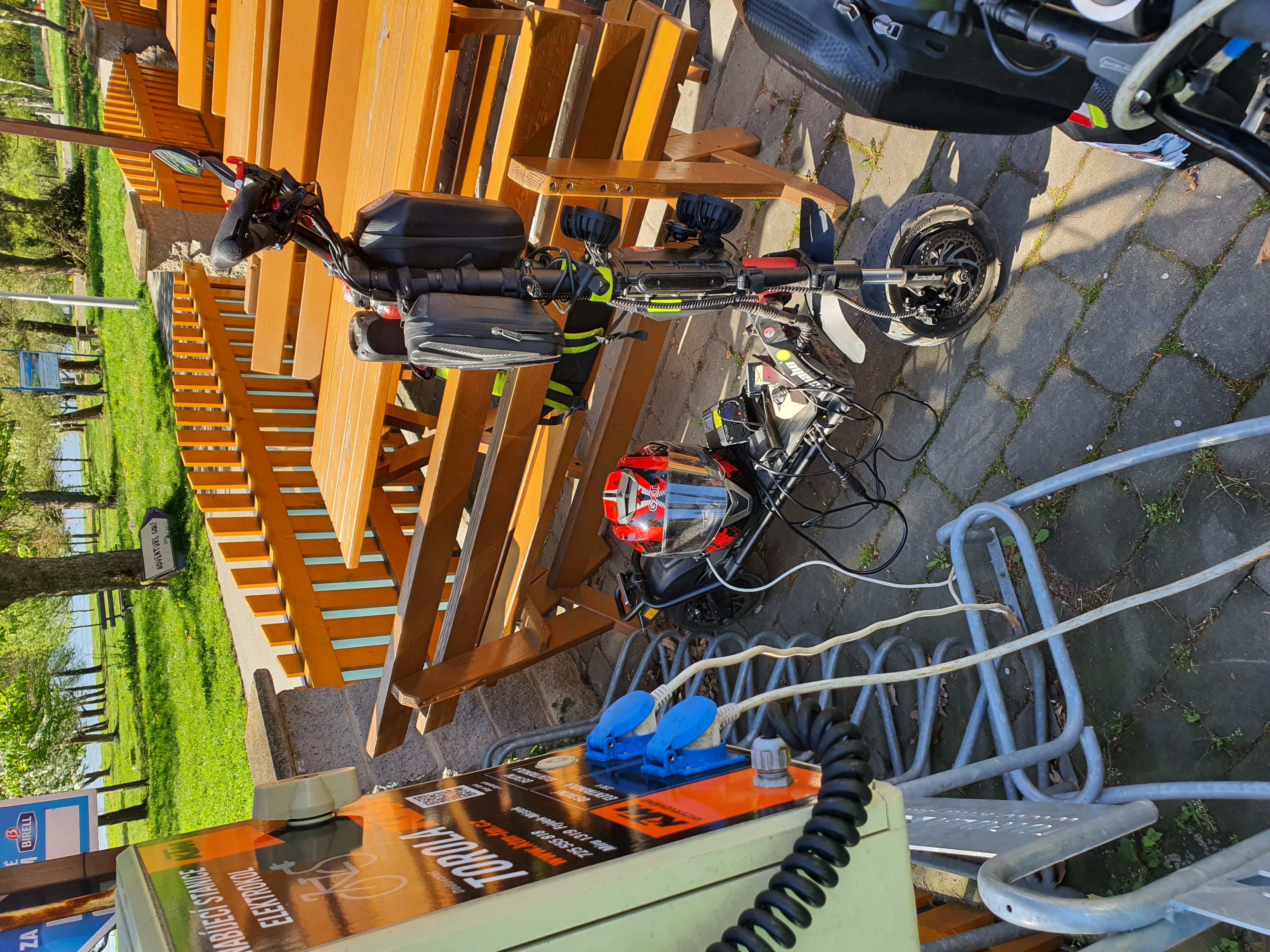 Nabíjecí stanice pro elektrokola TOROLA foto 1