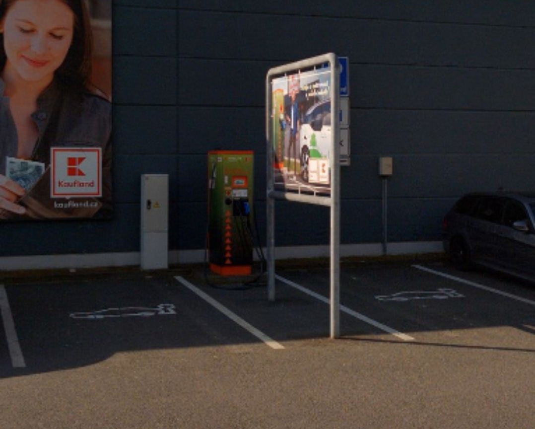 Nabíjecí stanice ČEZ foto 2