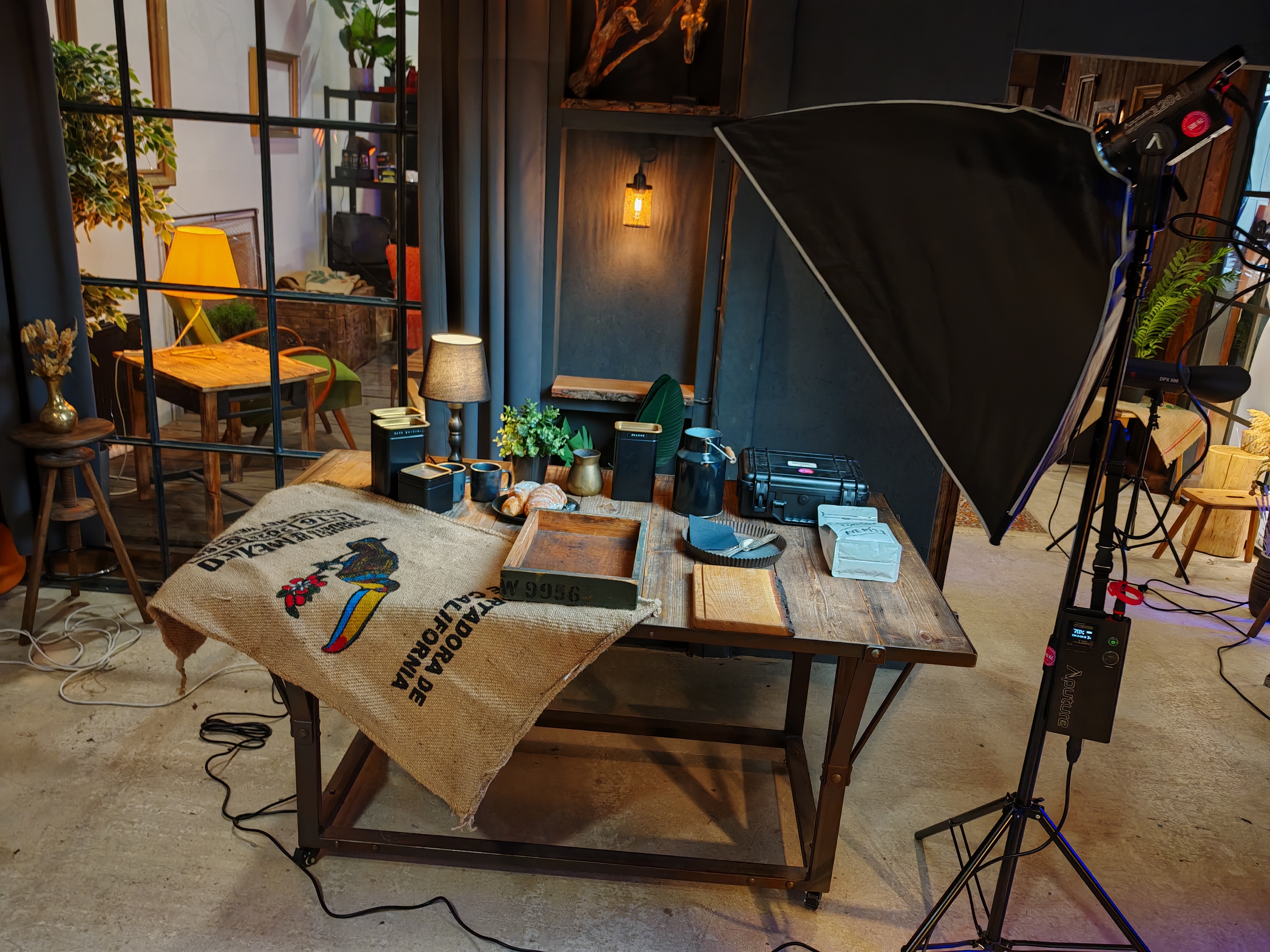 MOCUP. SPACE - Reklamní kreativní produktová fotografie a video foto 2