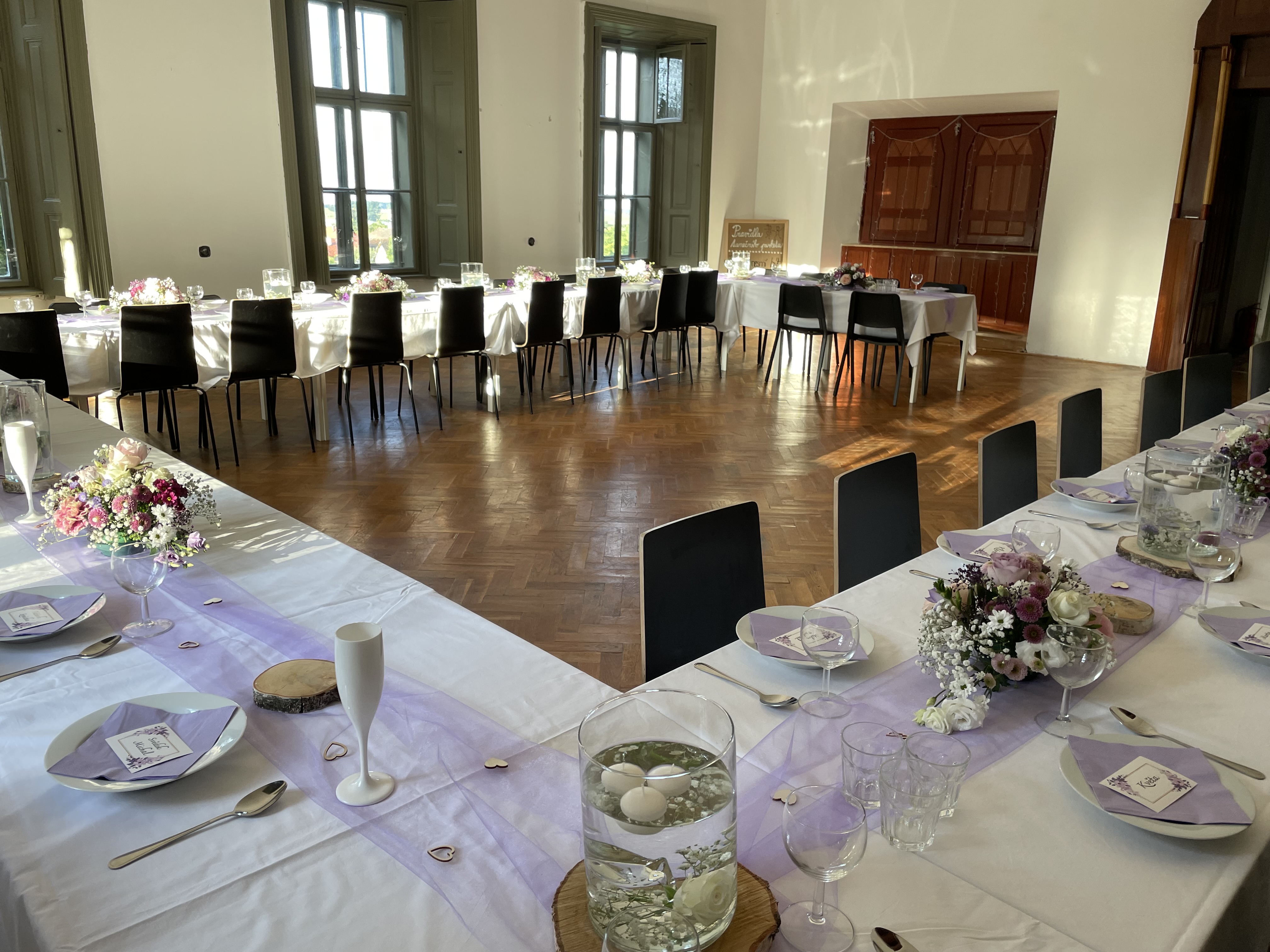 Zámecký areál Holovousy foto 2