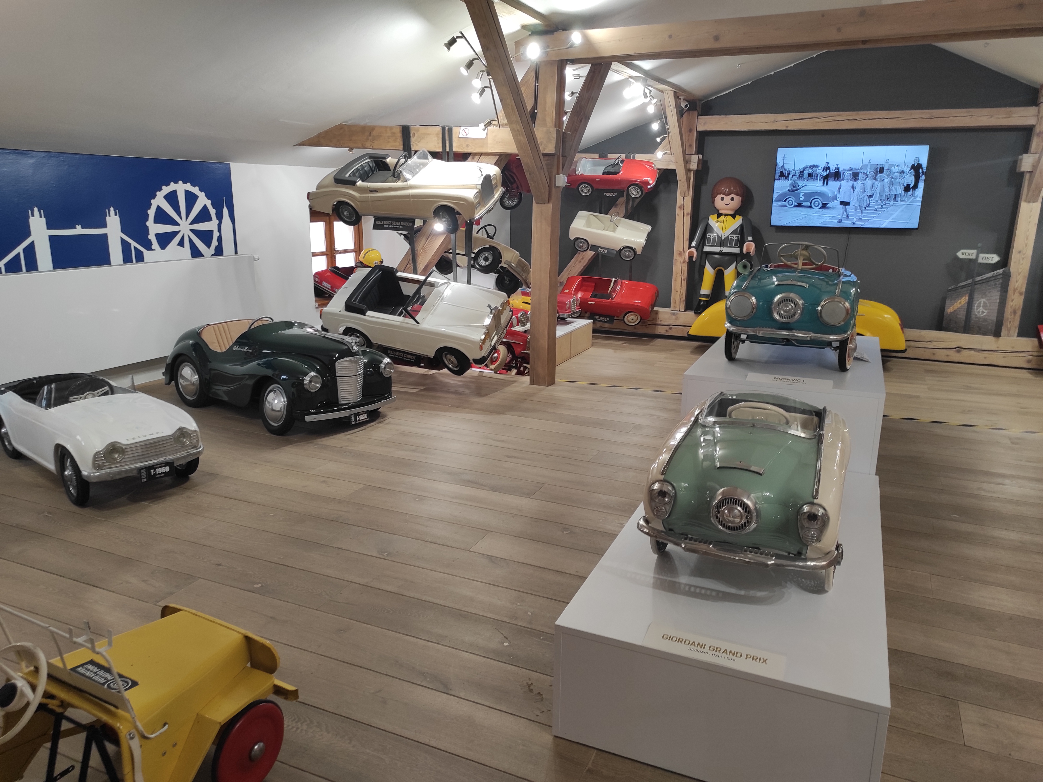 Muzeum šlapacích autíček PEDAL PLANET Praha foto 4