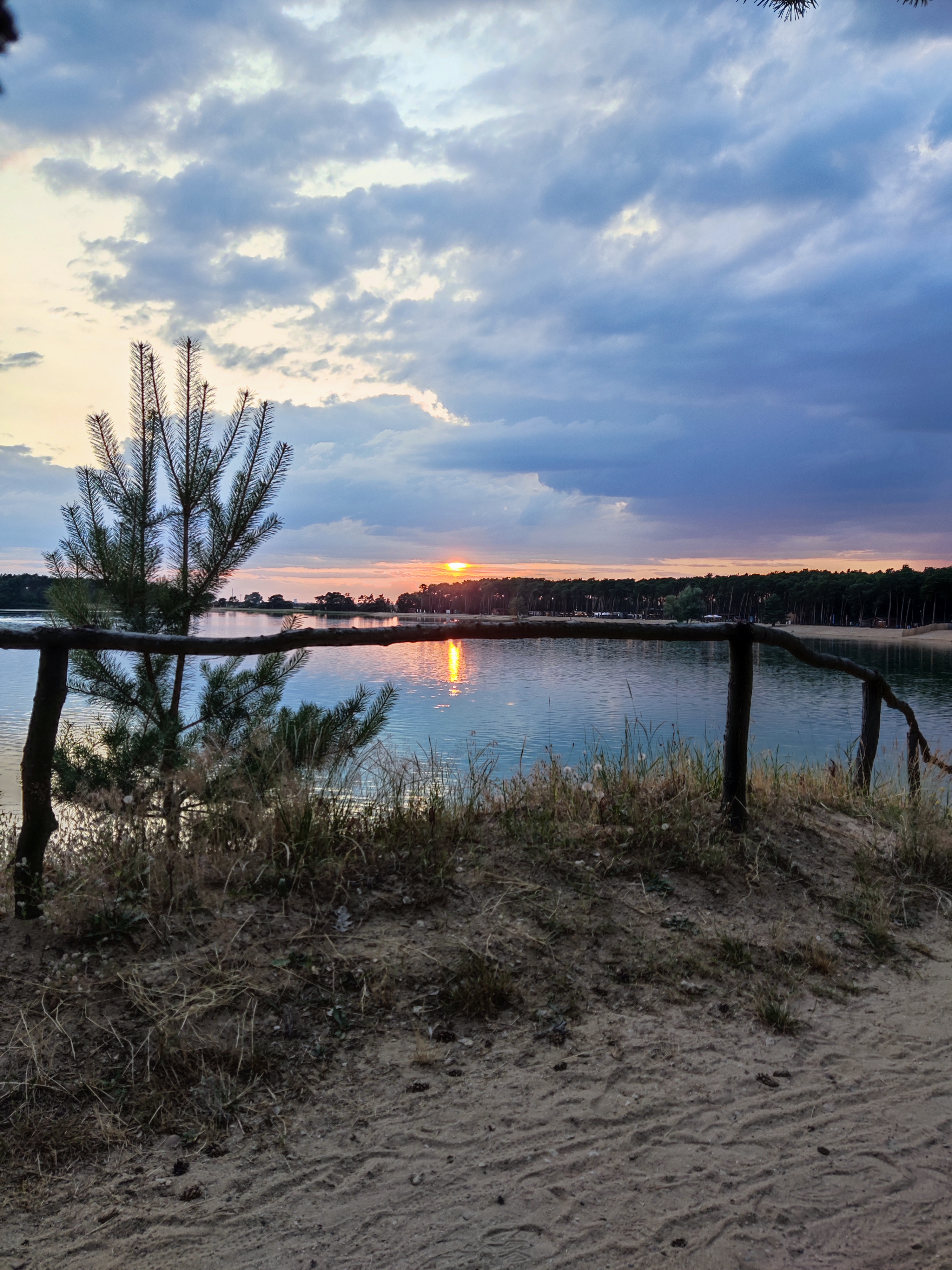Jezero Lhota foto 2