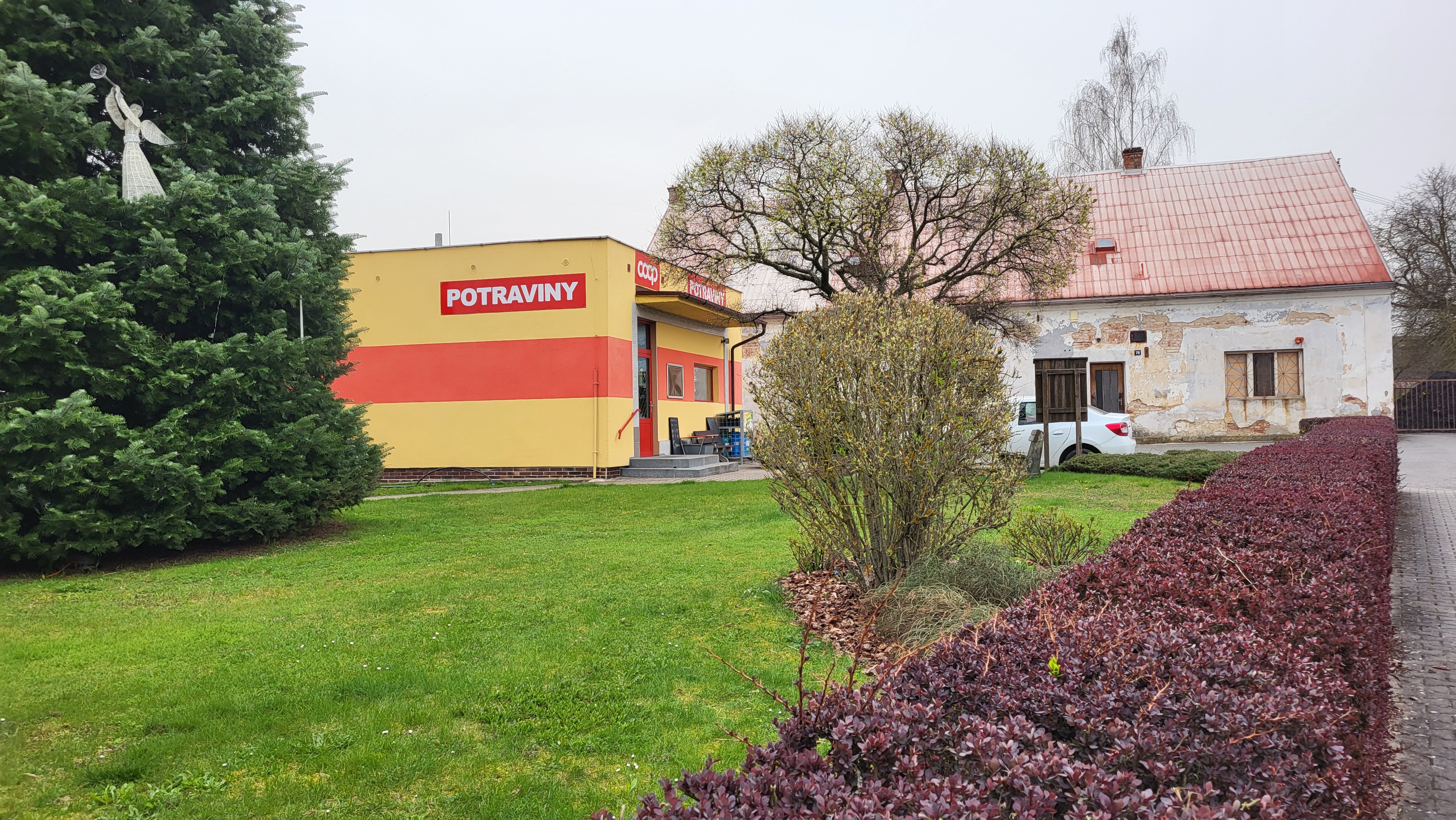 Jednota, spotřební družstvo Nová Paka - COOP foto 2