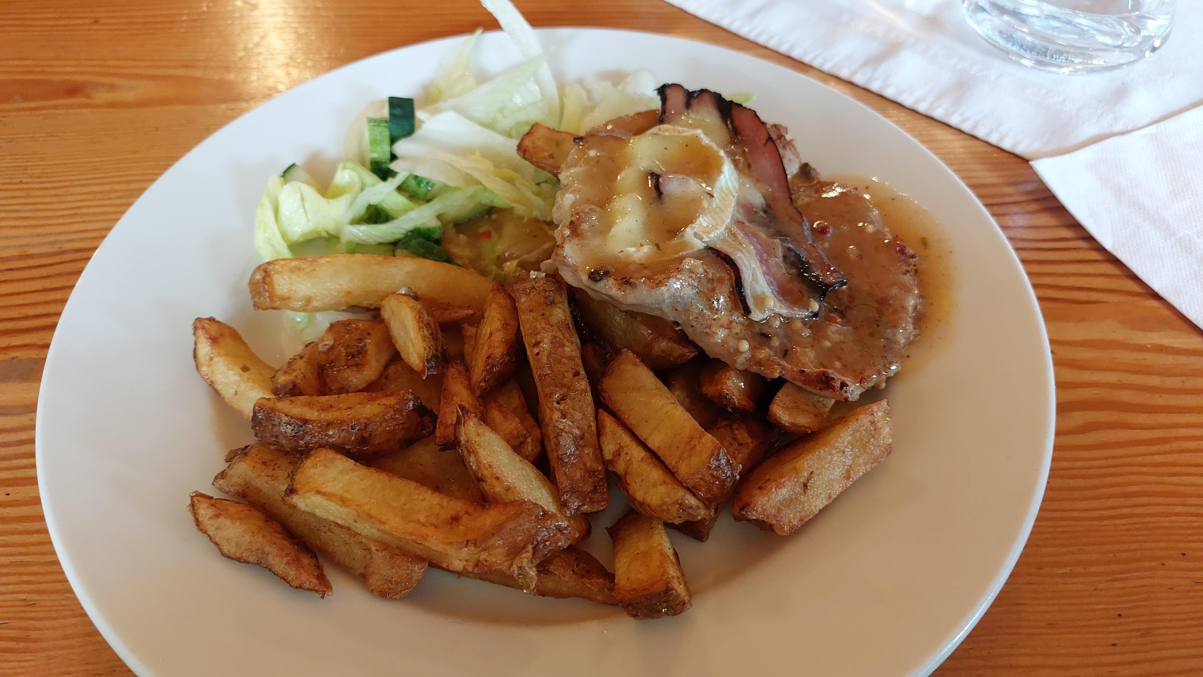 Restaurace Tribuna foto 2