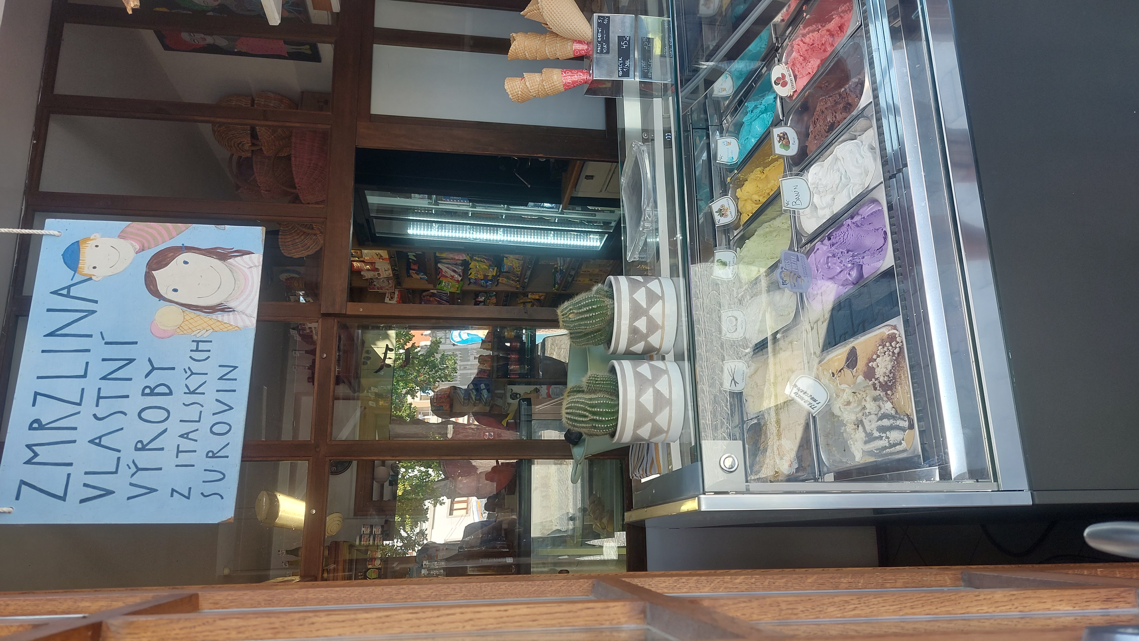 Smíšené zboží náměstí Jiřího z Poděbrad 49 foto 2