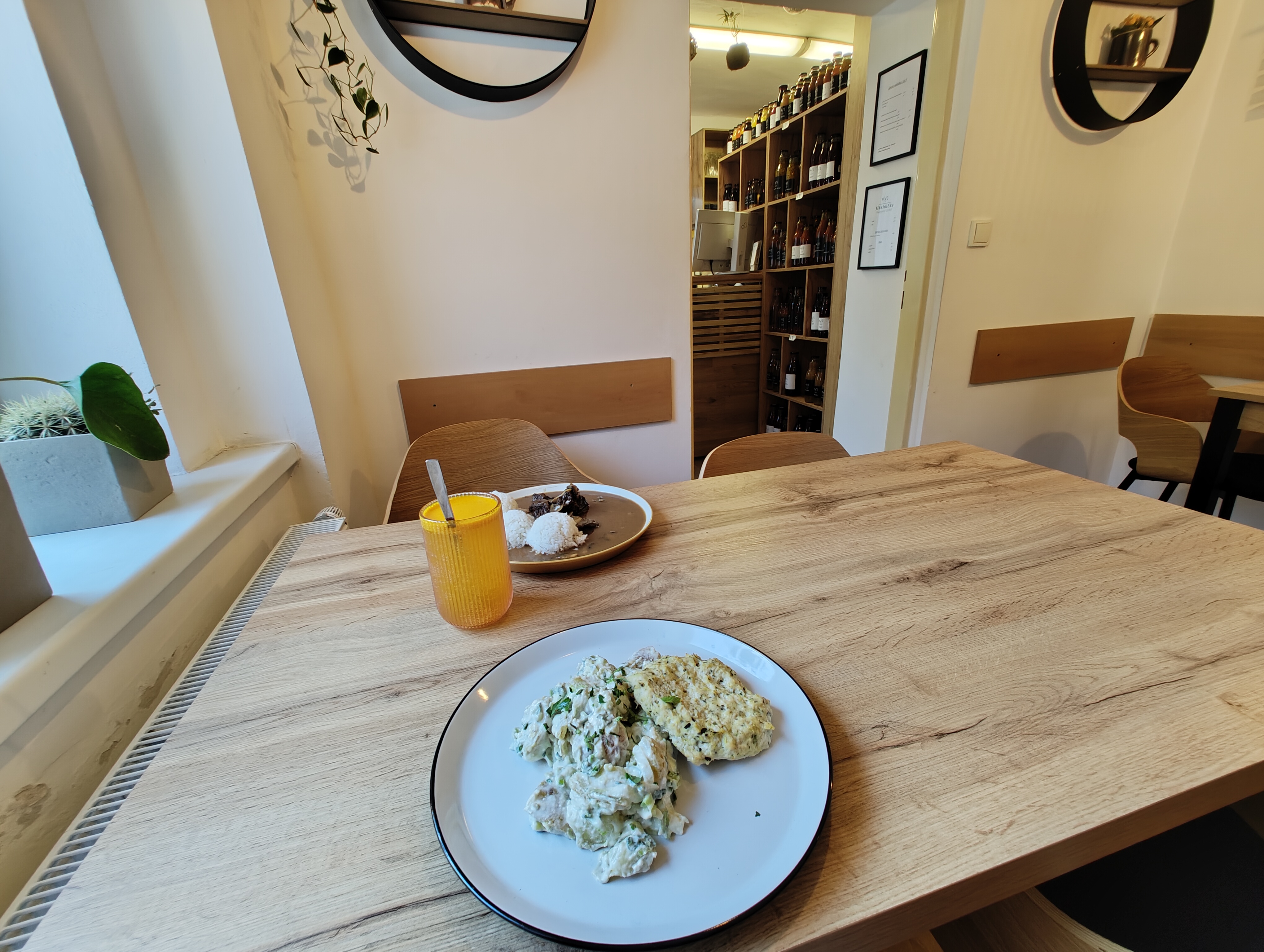 Jídelnička M&J foto 3