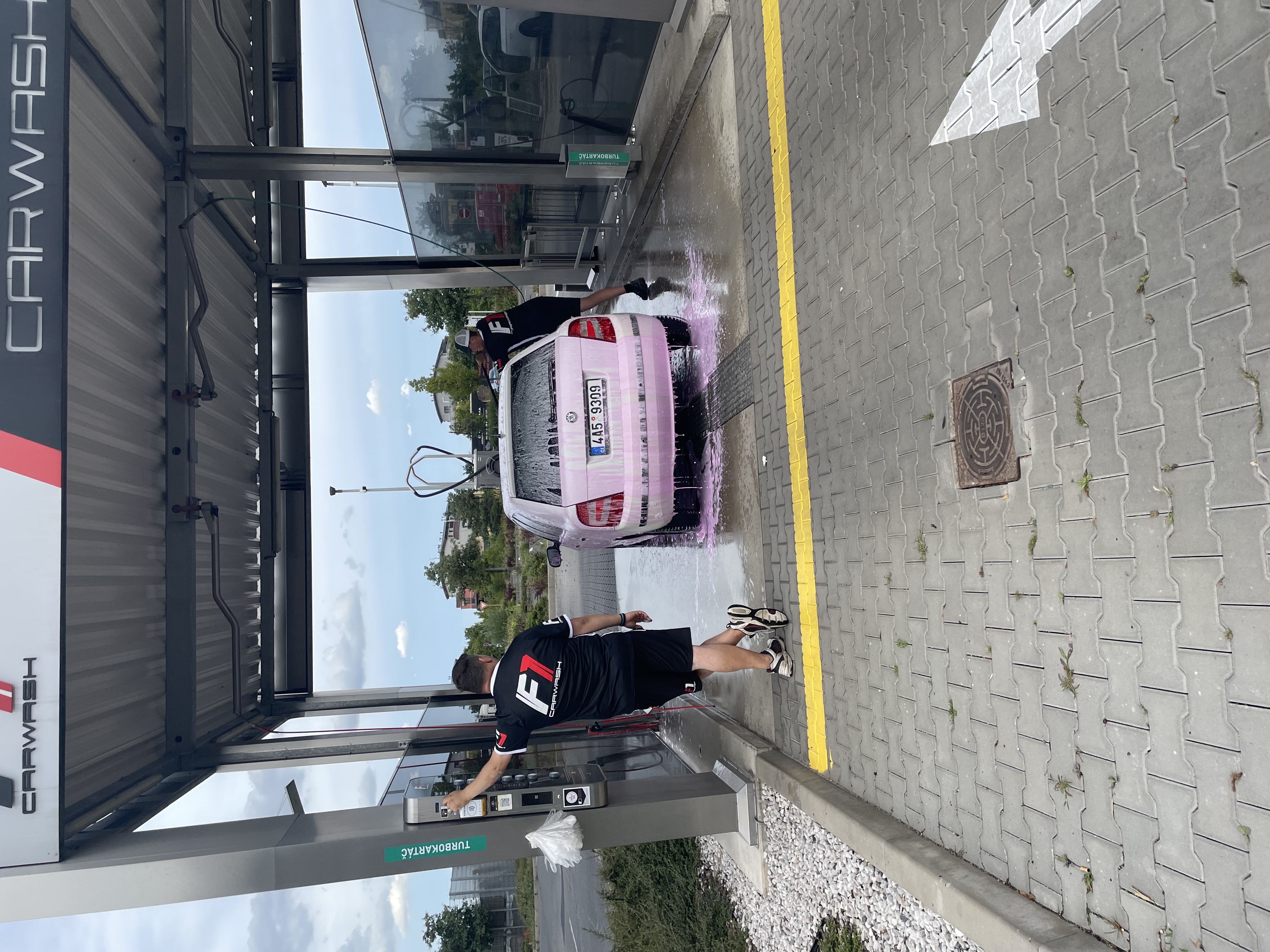 FIRST CARWASH foto 5
