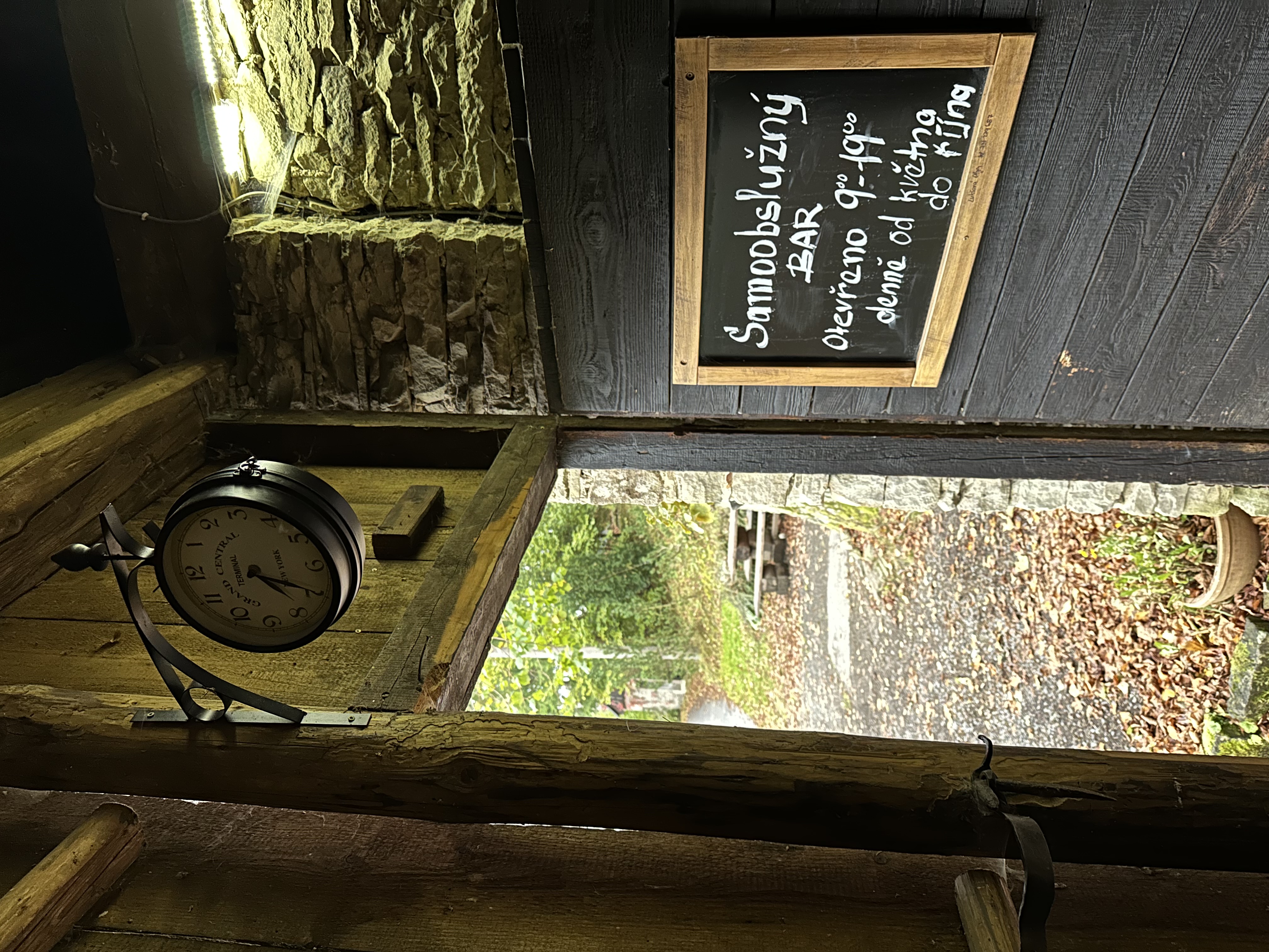 Samoobslužný bar ve stodole foto 2