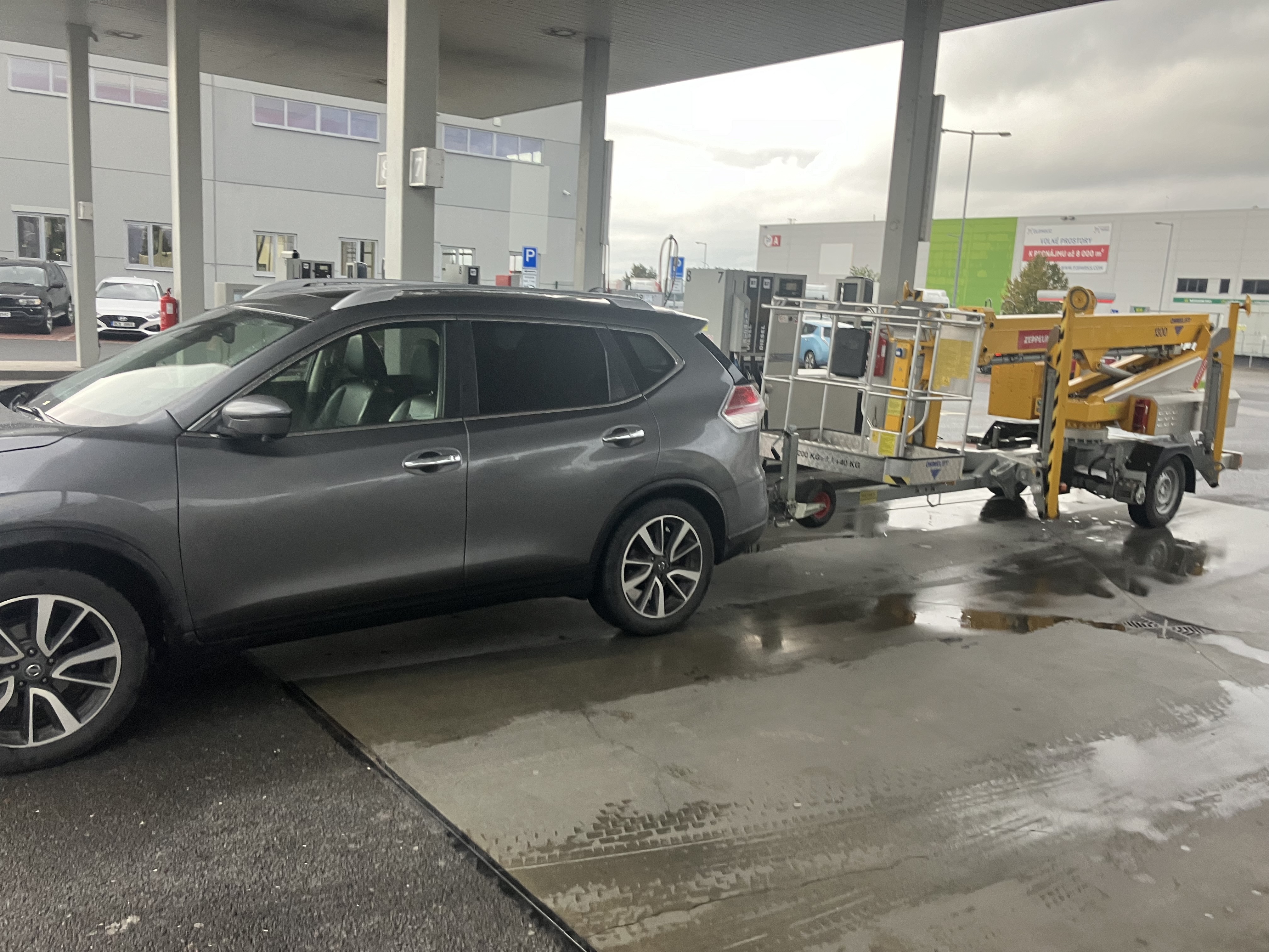 Půjčovna strojů Zeppelin CZ s.r.o foto 2