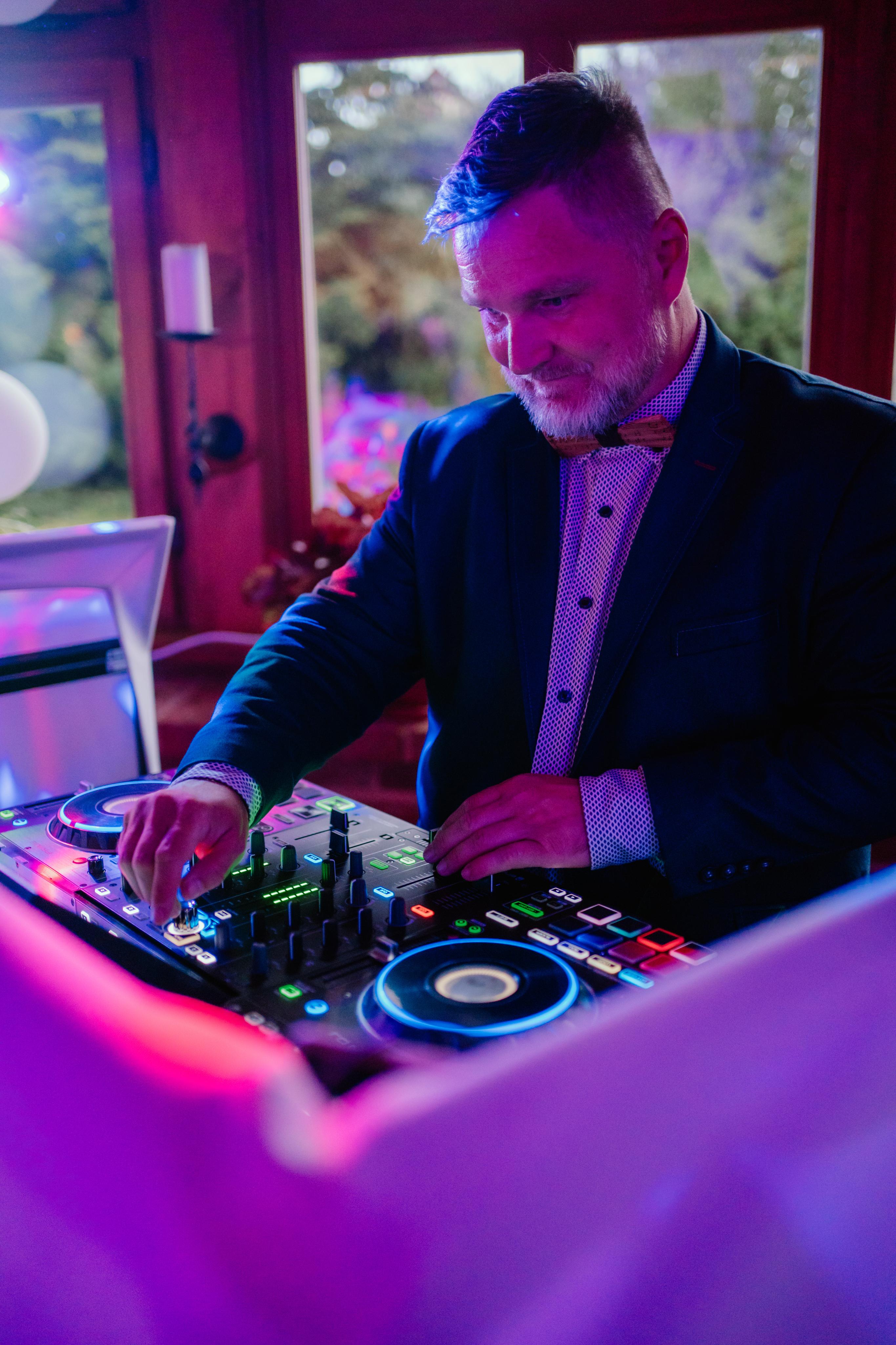 Moderátor a DJ Richard Jandovský foto 6