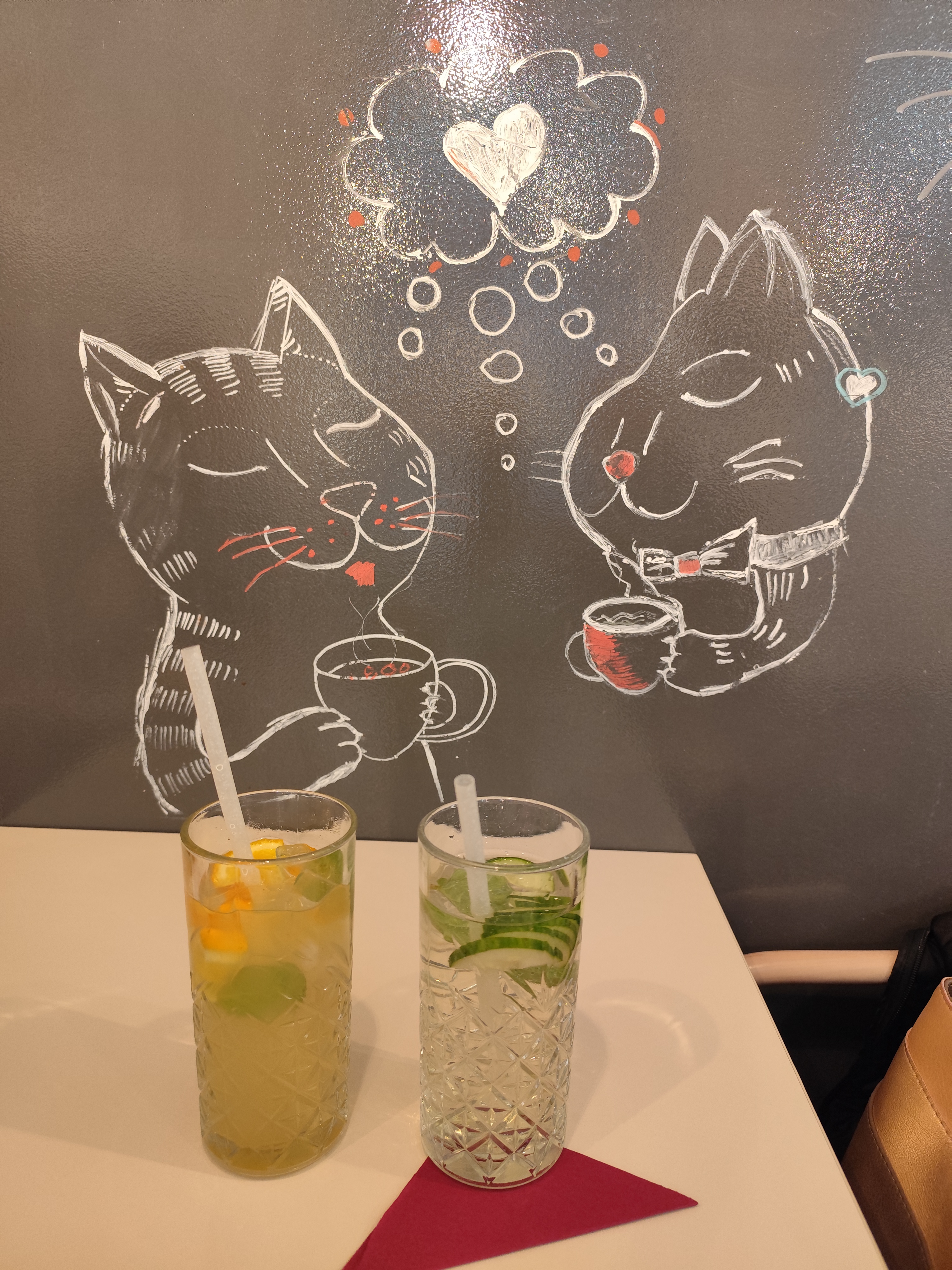 Smetanová cukrárna s kávou foto 3