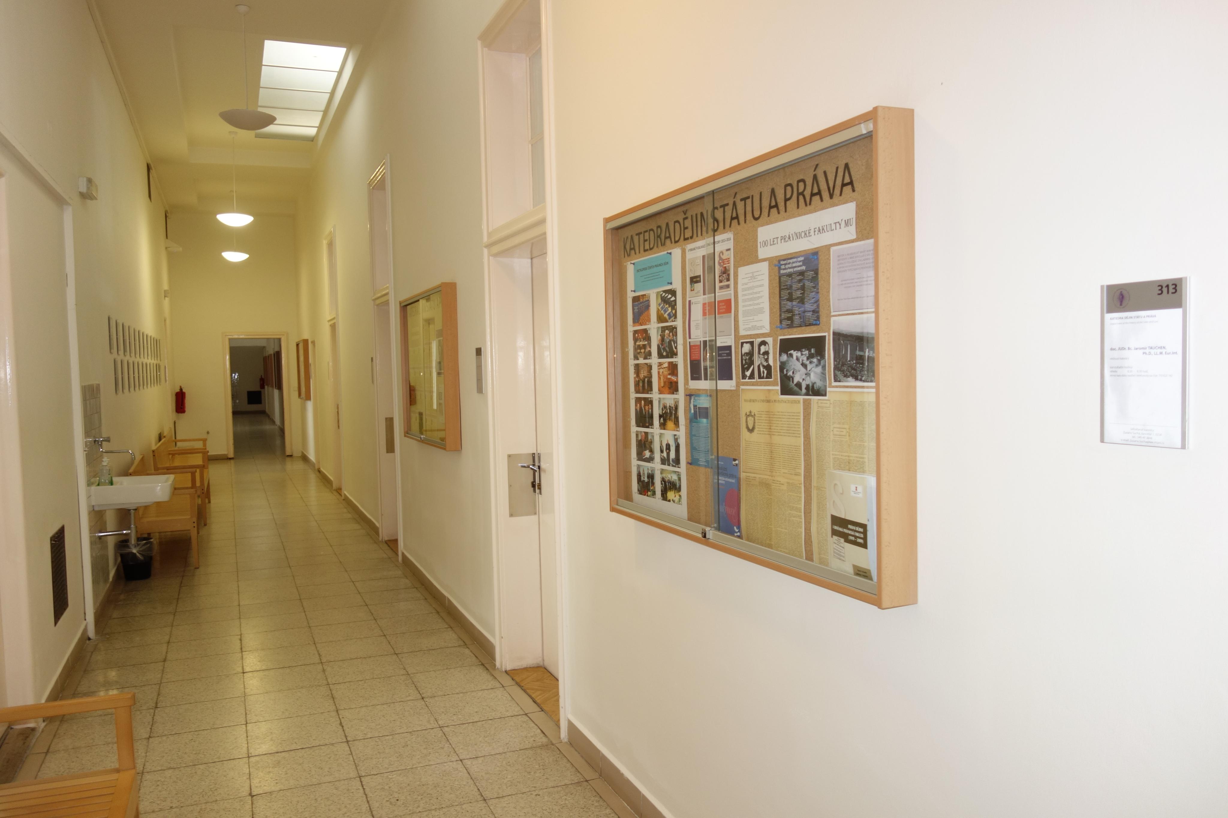 Katedra dějin státu a práva Právnické fakulty Masarykovy univerzity foto 2