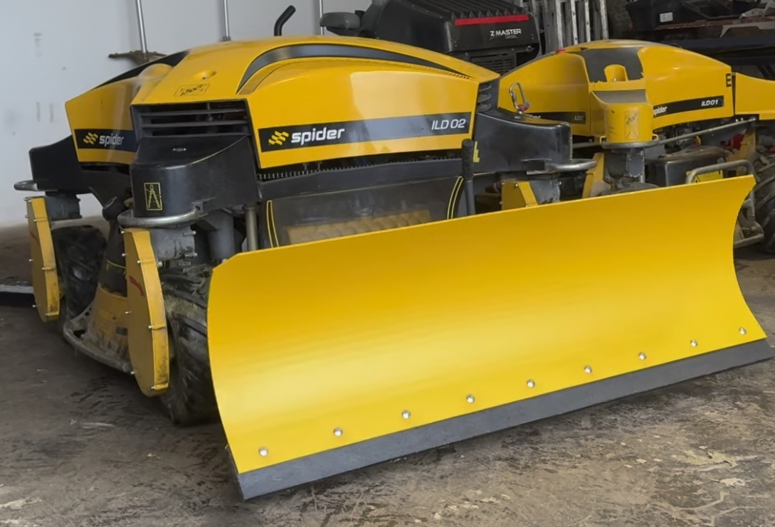 SPIDER - dálkově řízené svahové sekačky foto 5