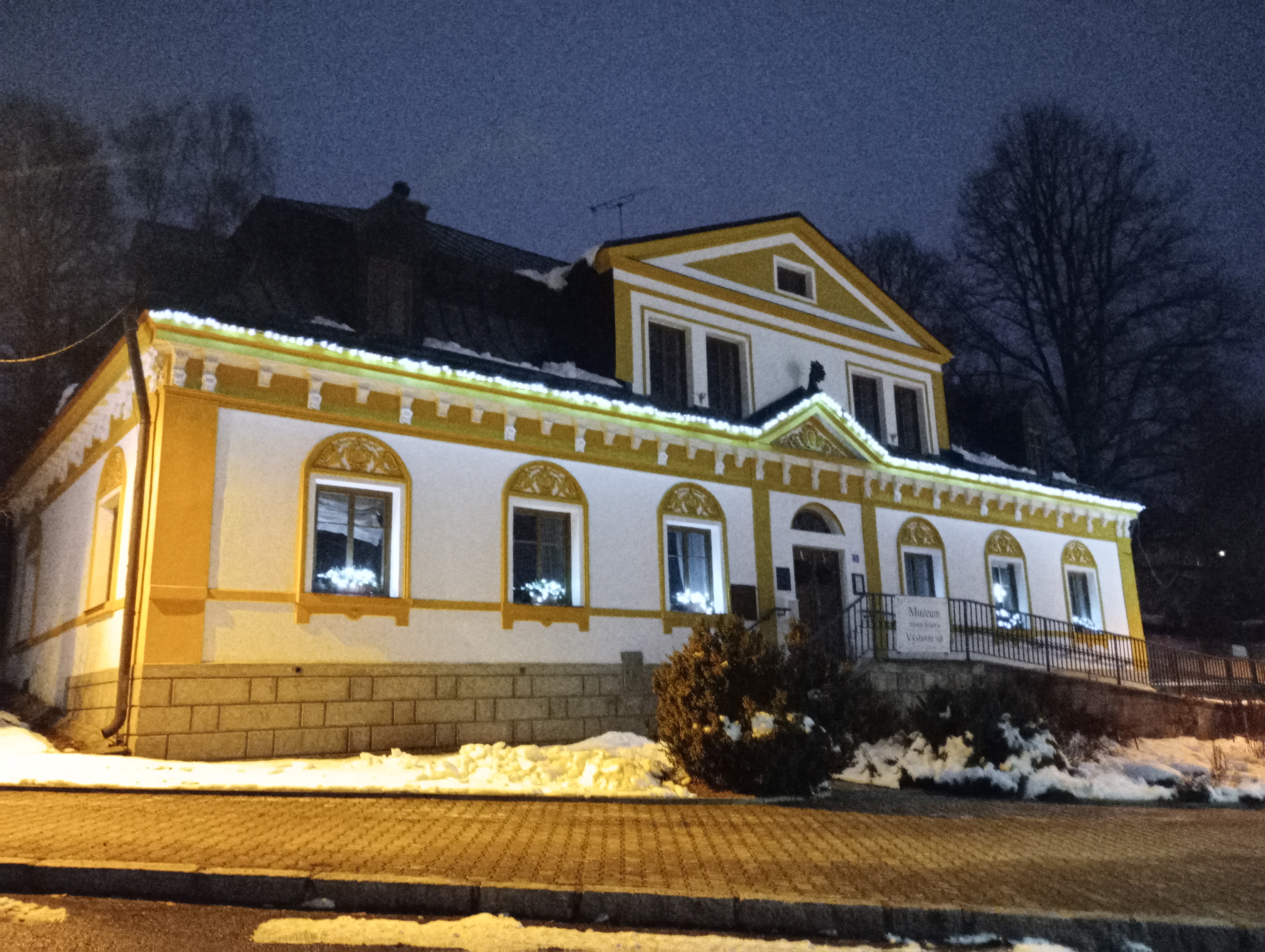 Kulturní středisko – Zámeček foto 3