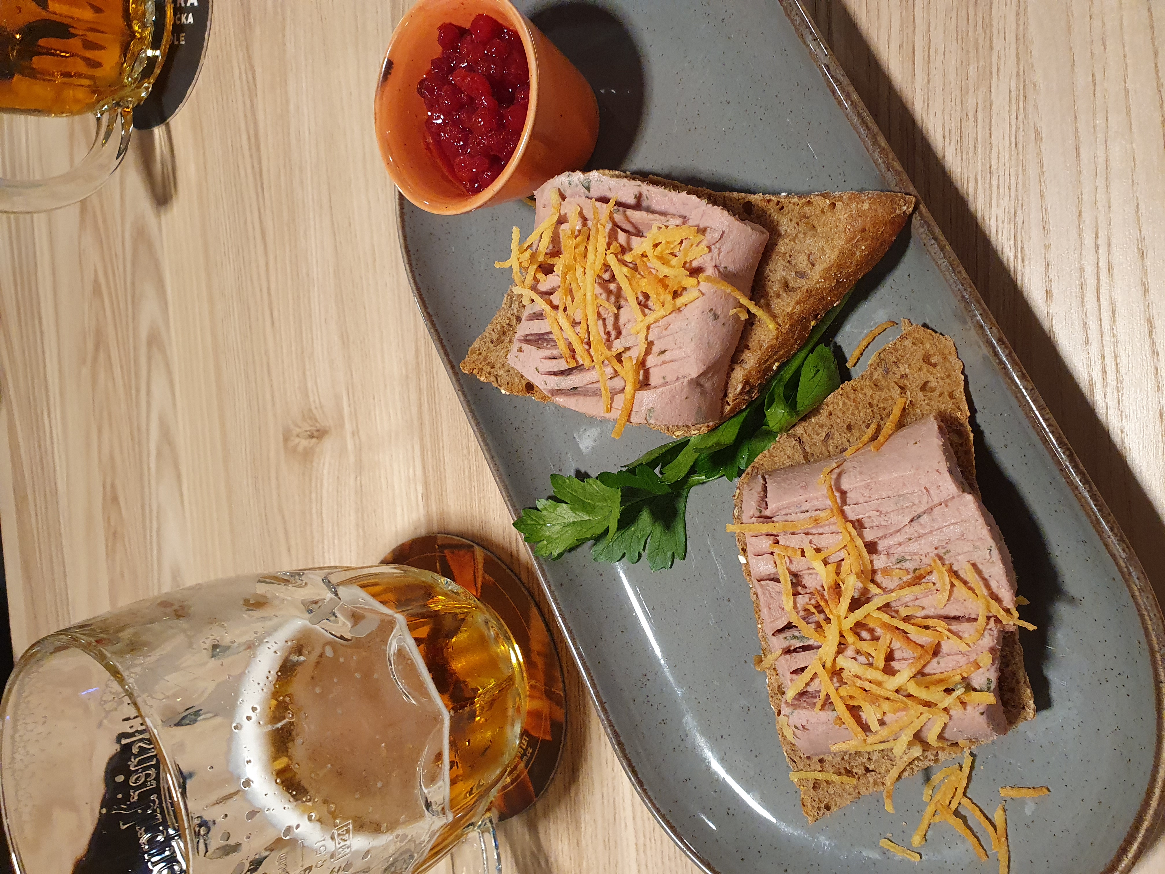 Plzeňský restaurant Anděl foto 3