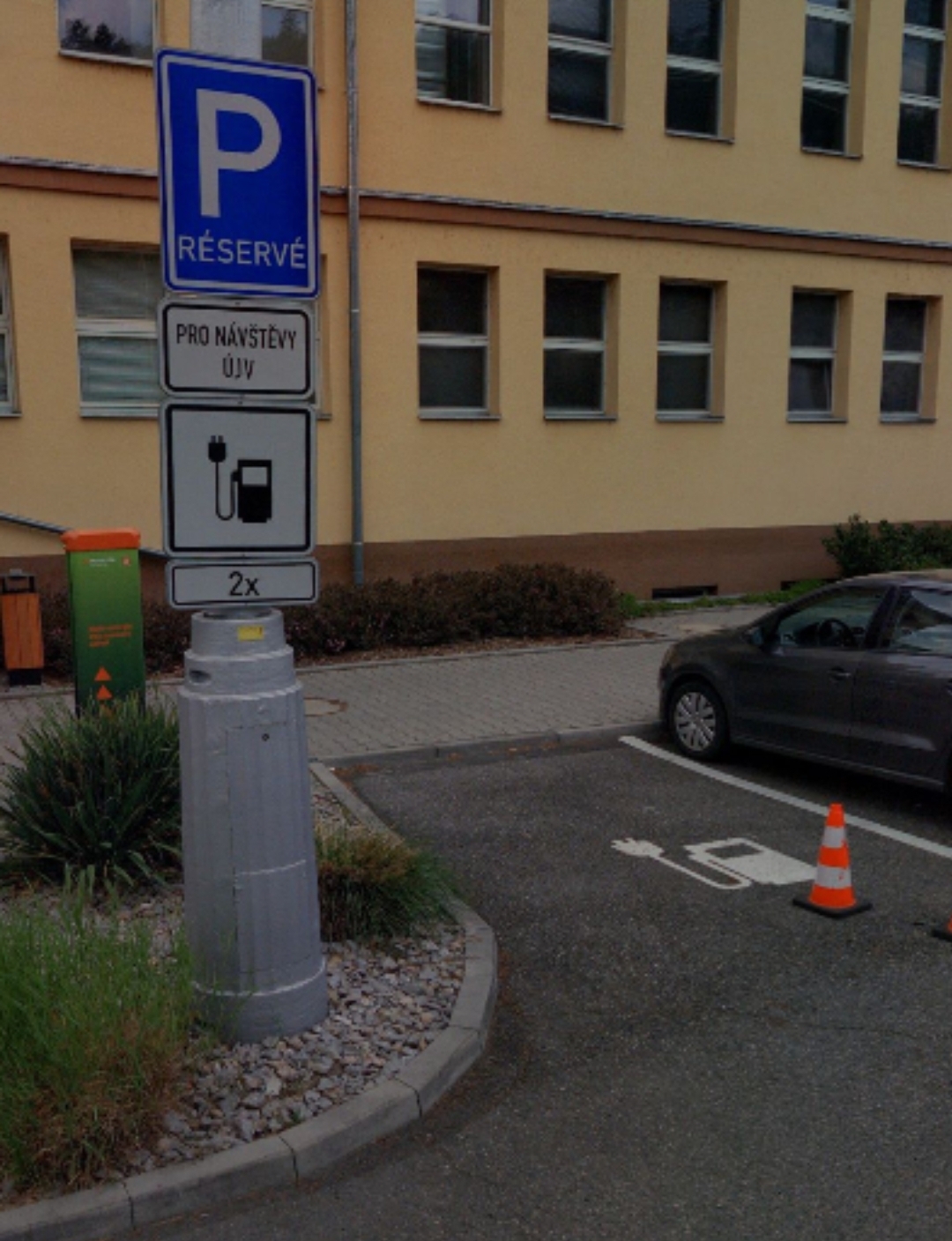 Dobíjecí stanice ČEZ foto 4