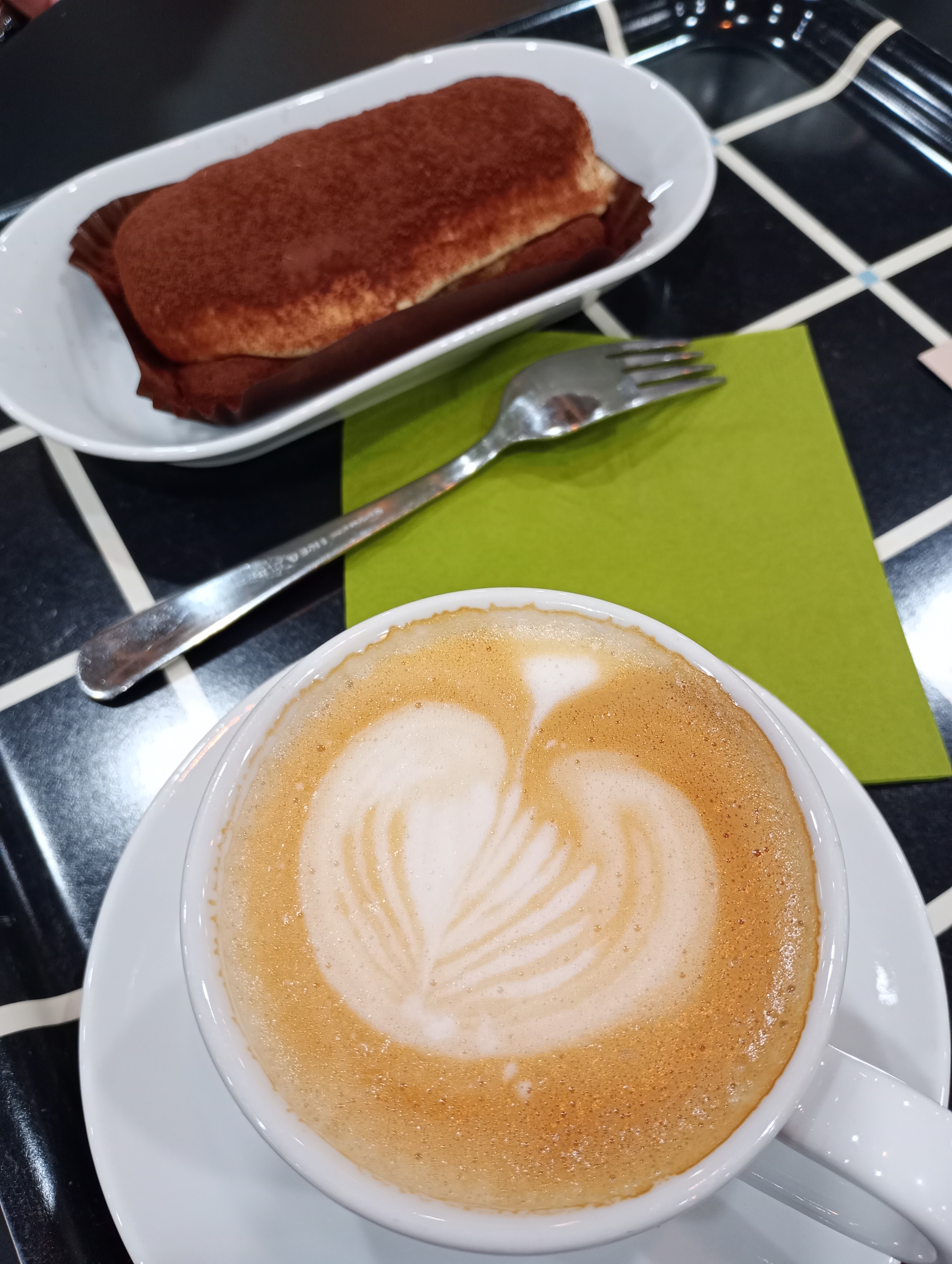 Švédská restaurace a kavárna IKEA Černý Most foto 3